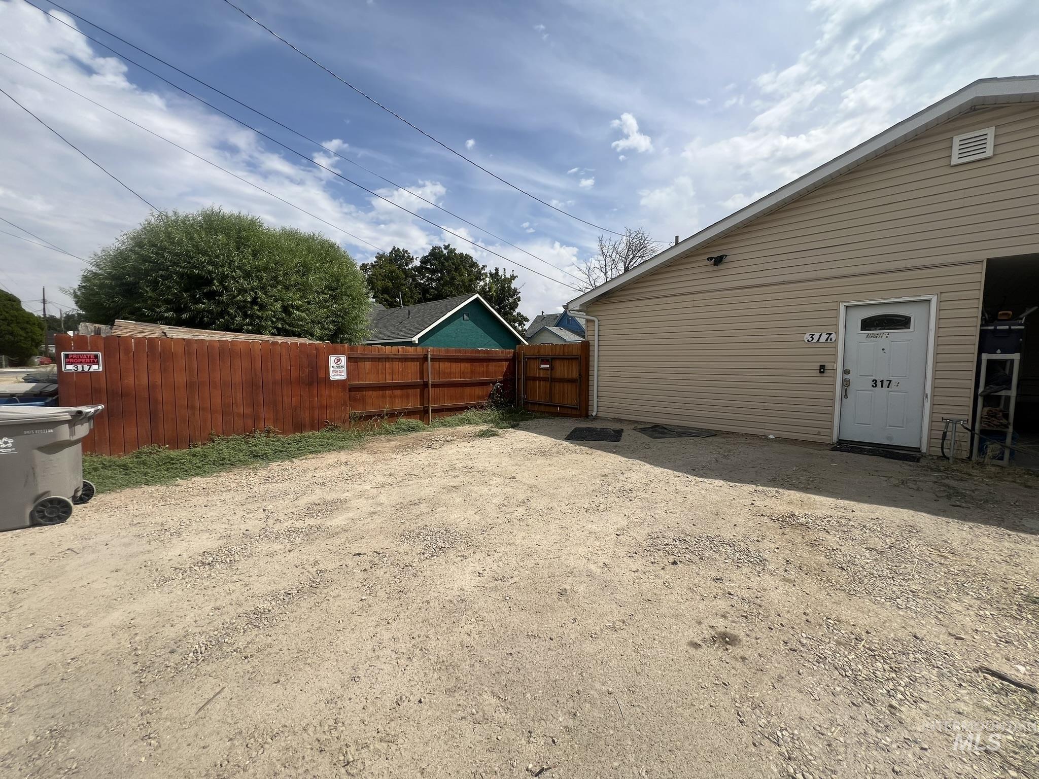 317 15th Ave N Property Photo 12