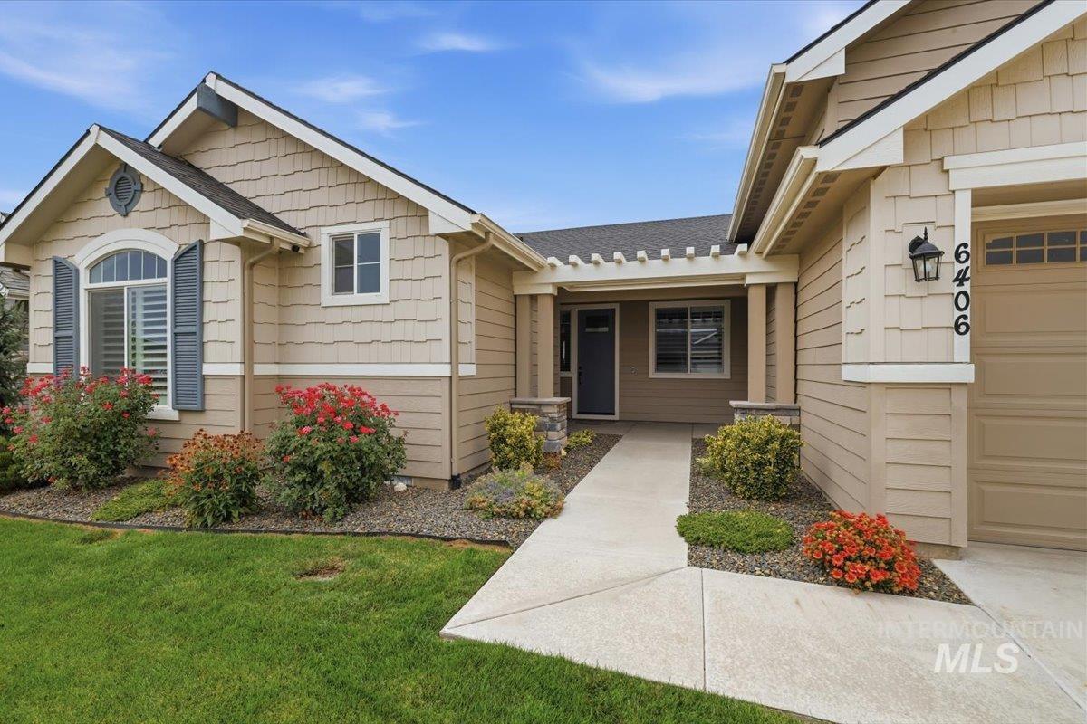 6406 E Canyon Crossing Dr. Property Photo 3