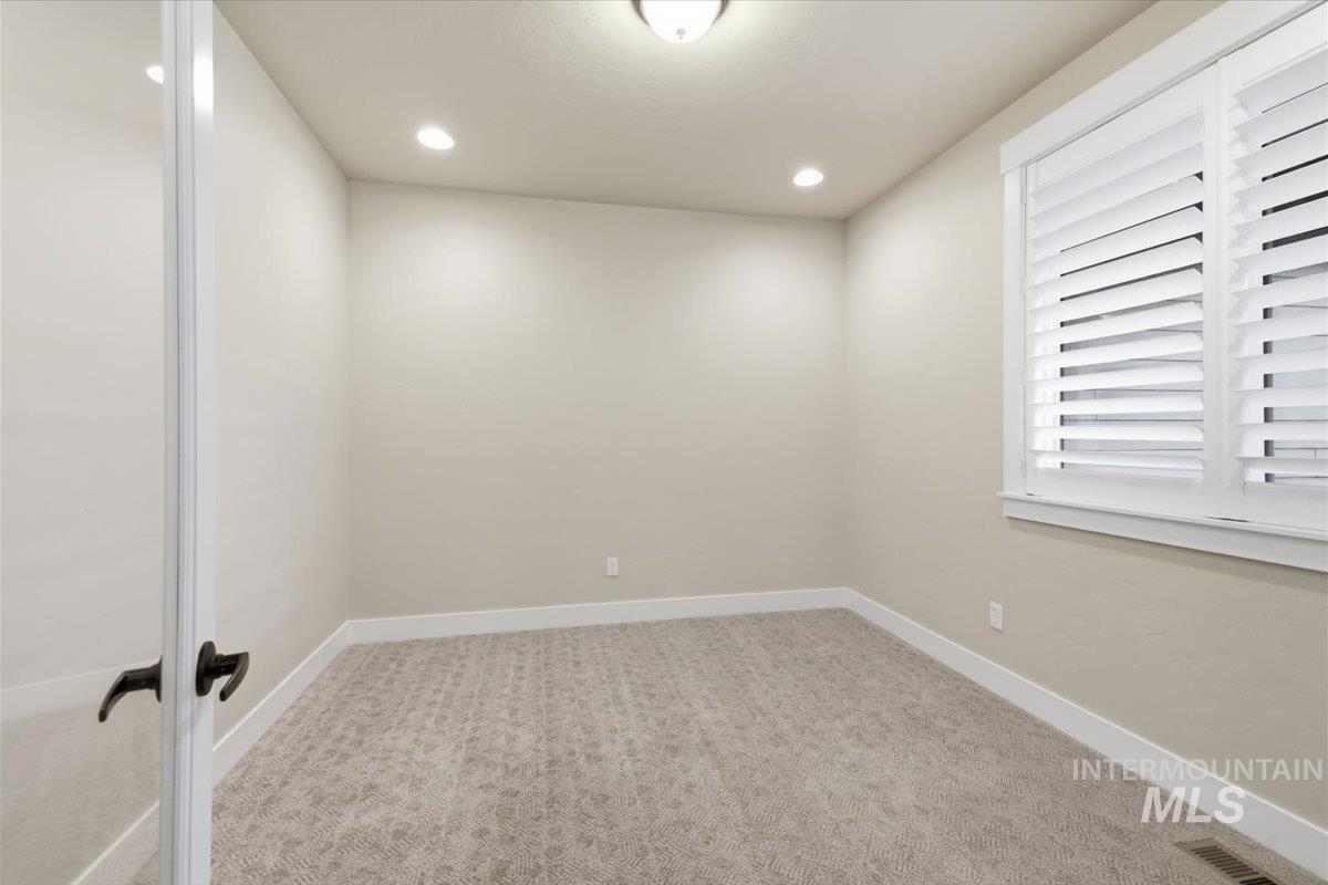 6406 E Canyon Crossing Dr. Property Photo 7