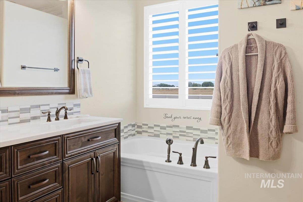 6406 E Canyon Crossing Dr. Property Photo 29
