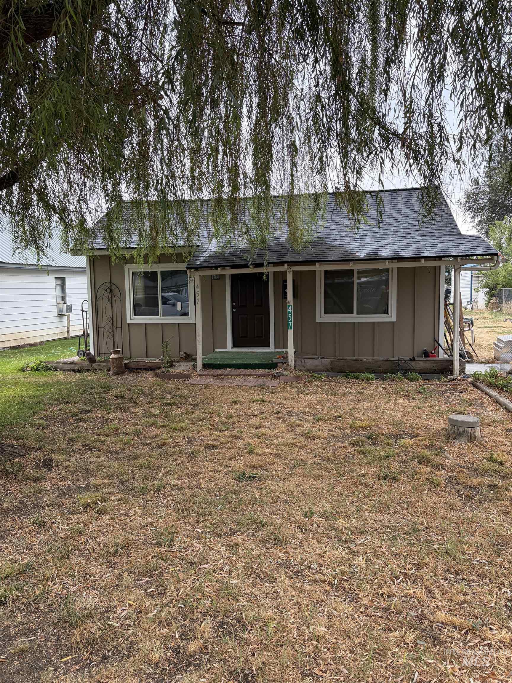 457 E Galloway Ave Property Photo 3