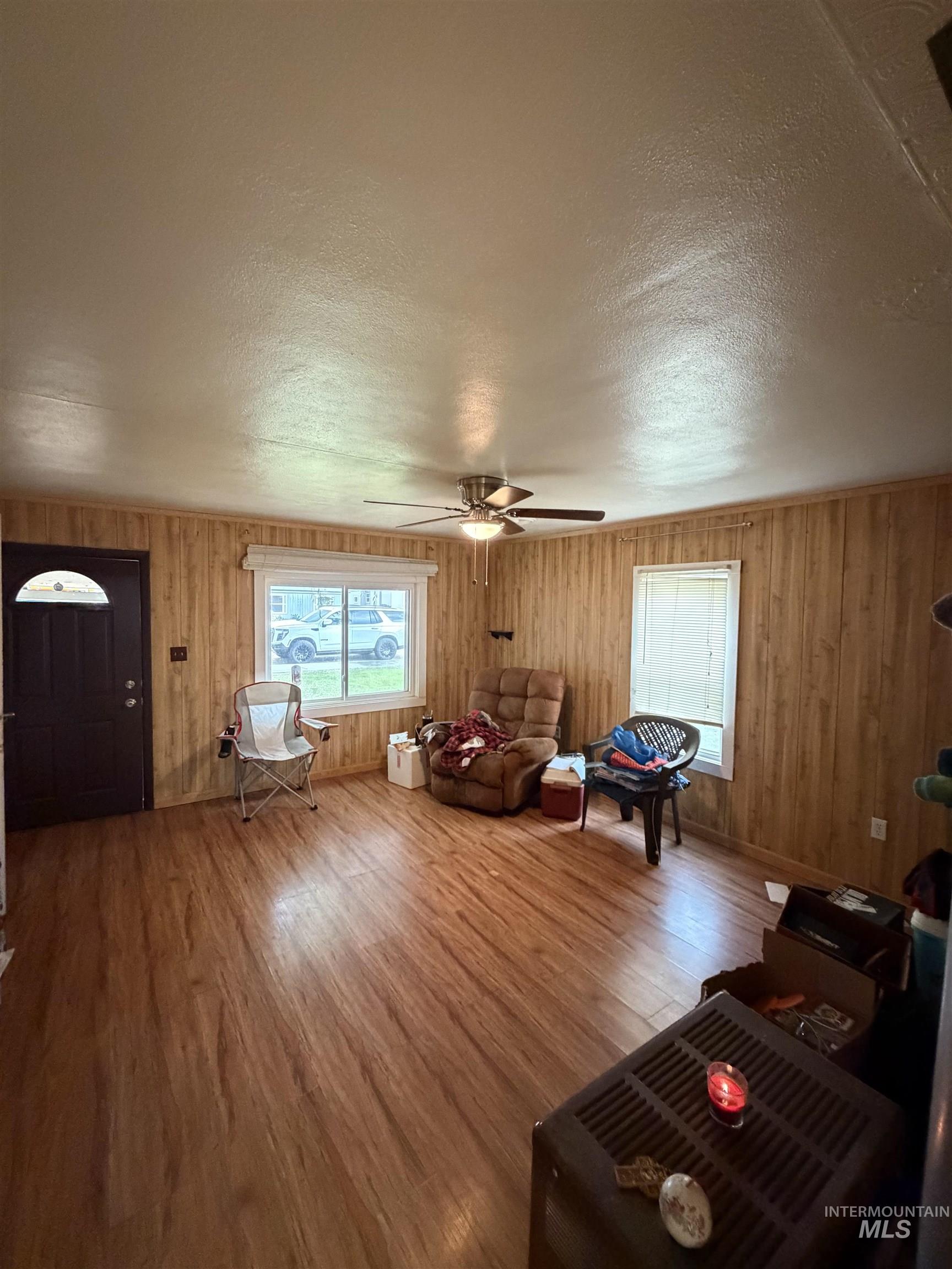 457 E Galloway Ave Property Photo 5