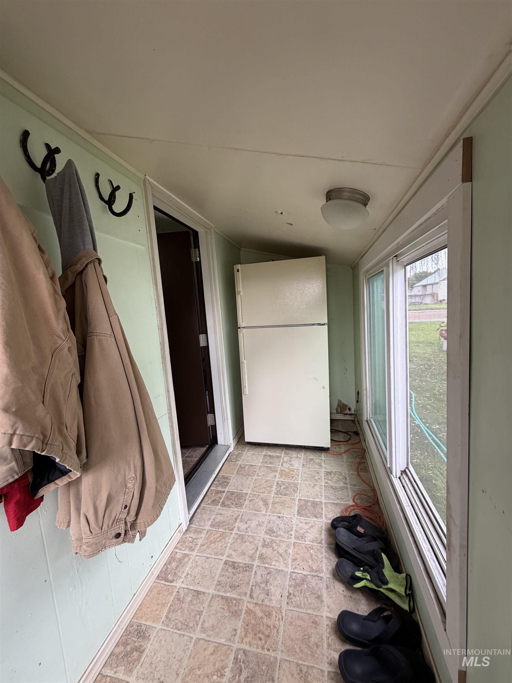 457 E Galloway Ave Property Photo 13