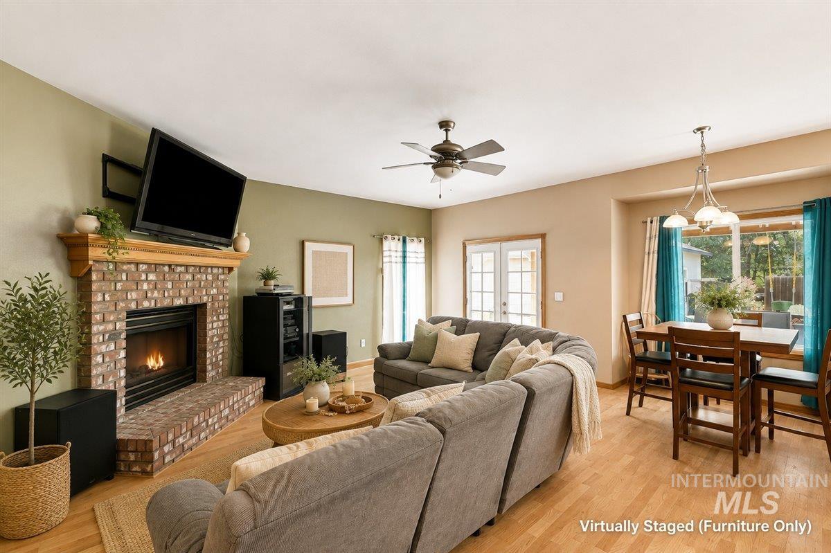 5025 Blue Jay Loop Property Photo 4
