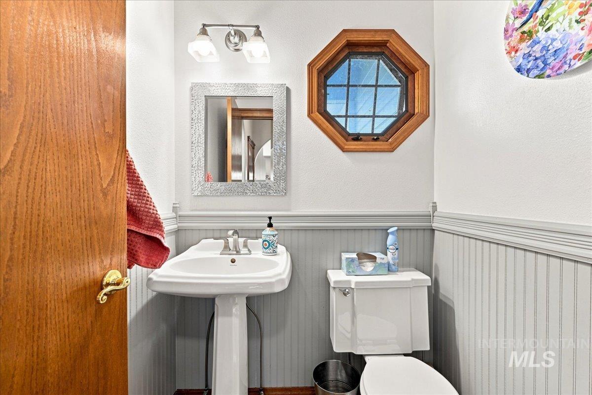 5025 Blue Jay Loop Property Photo 10