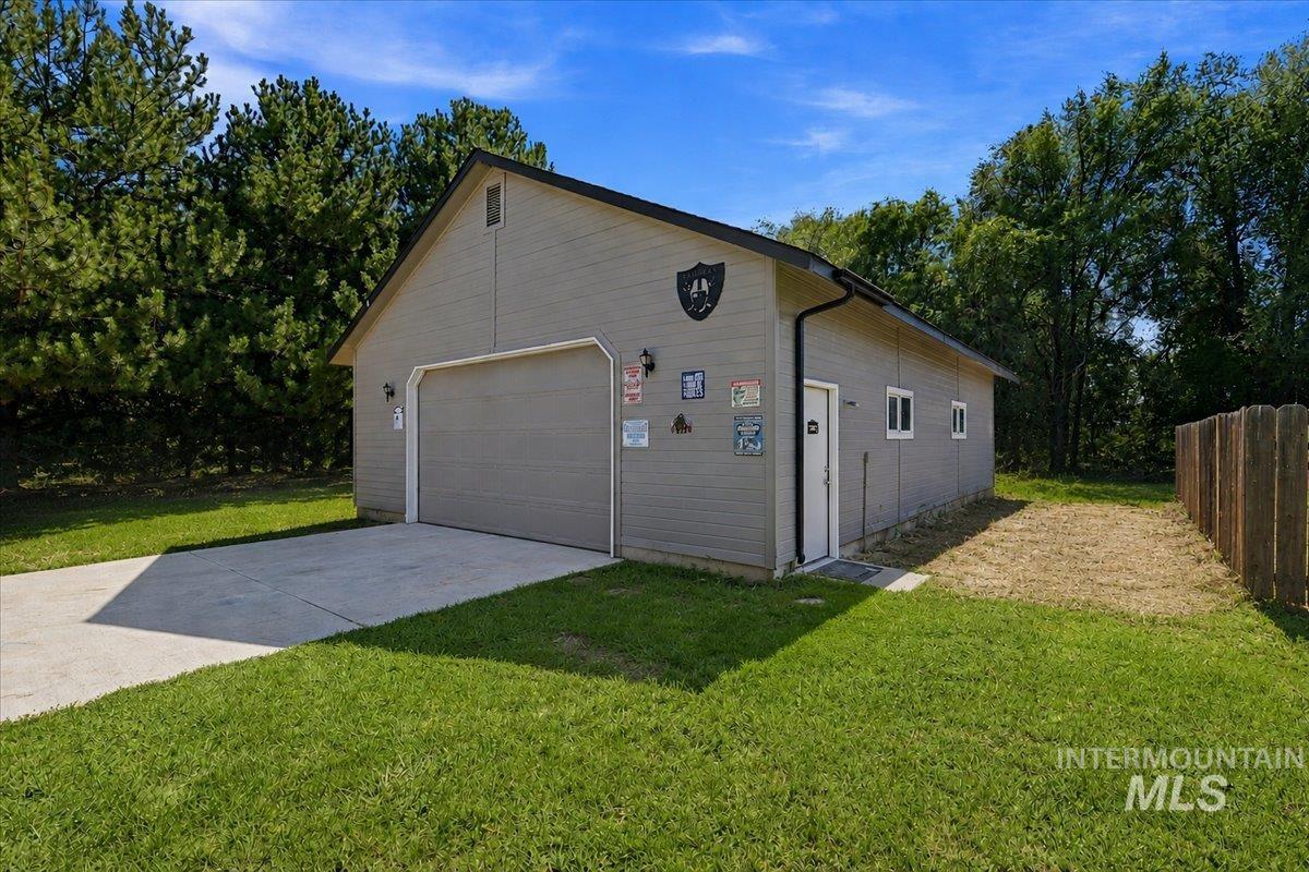 5025 Blue Jay Loop Property Photo 24