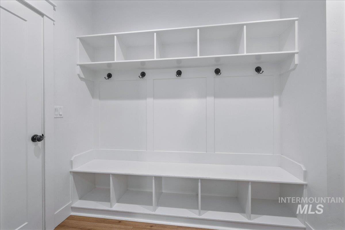 5915 N Vicenza Ave Property Photo 24
