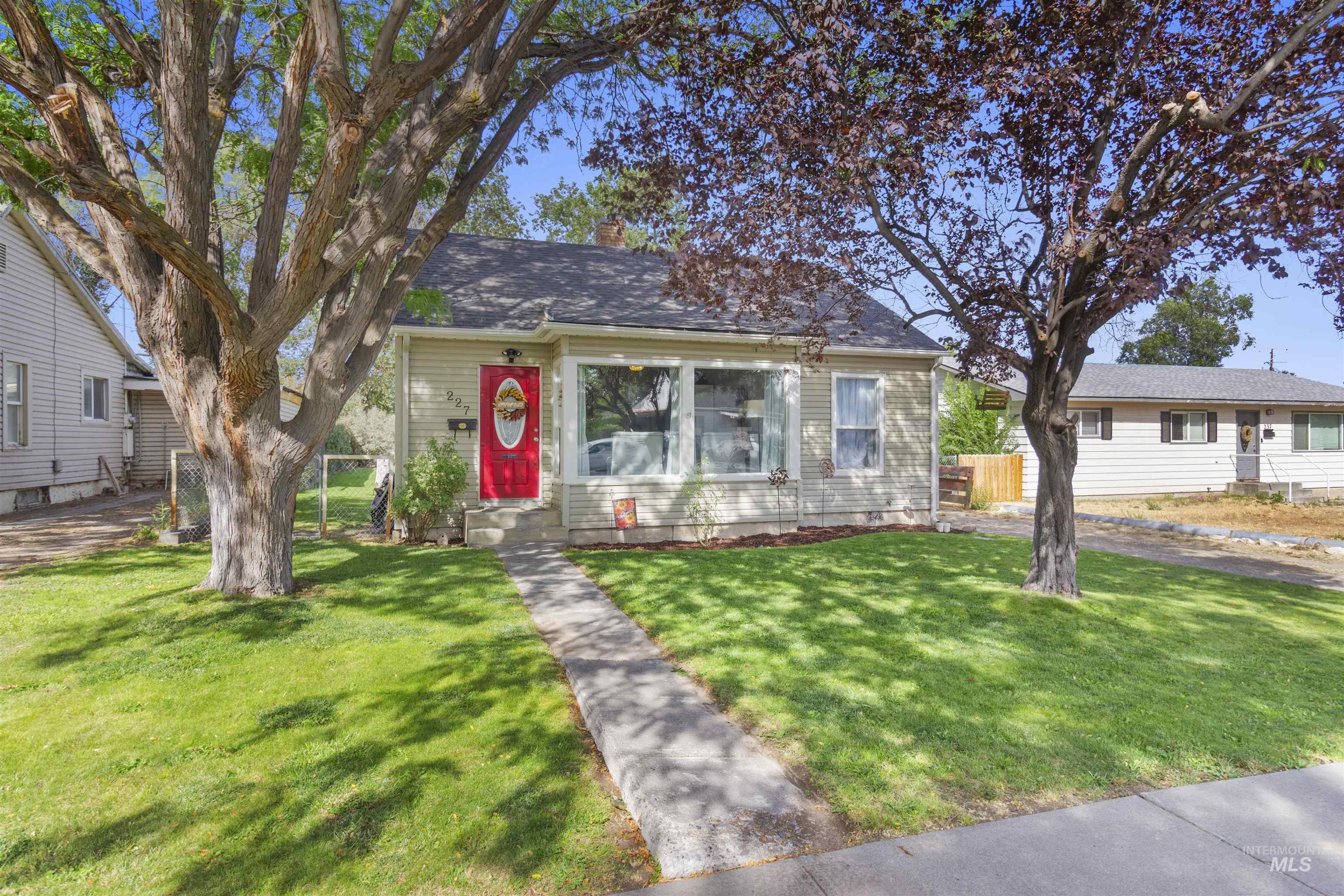 227 Jefferson Street Property Photo 1