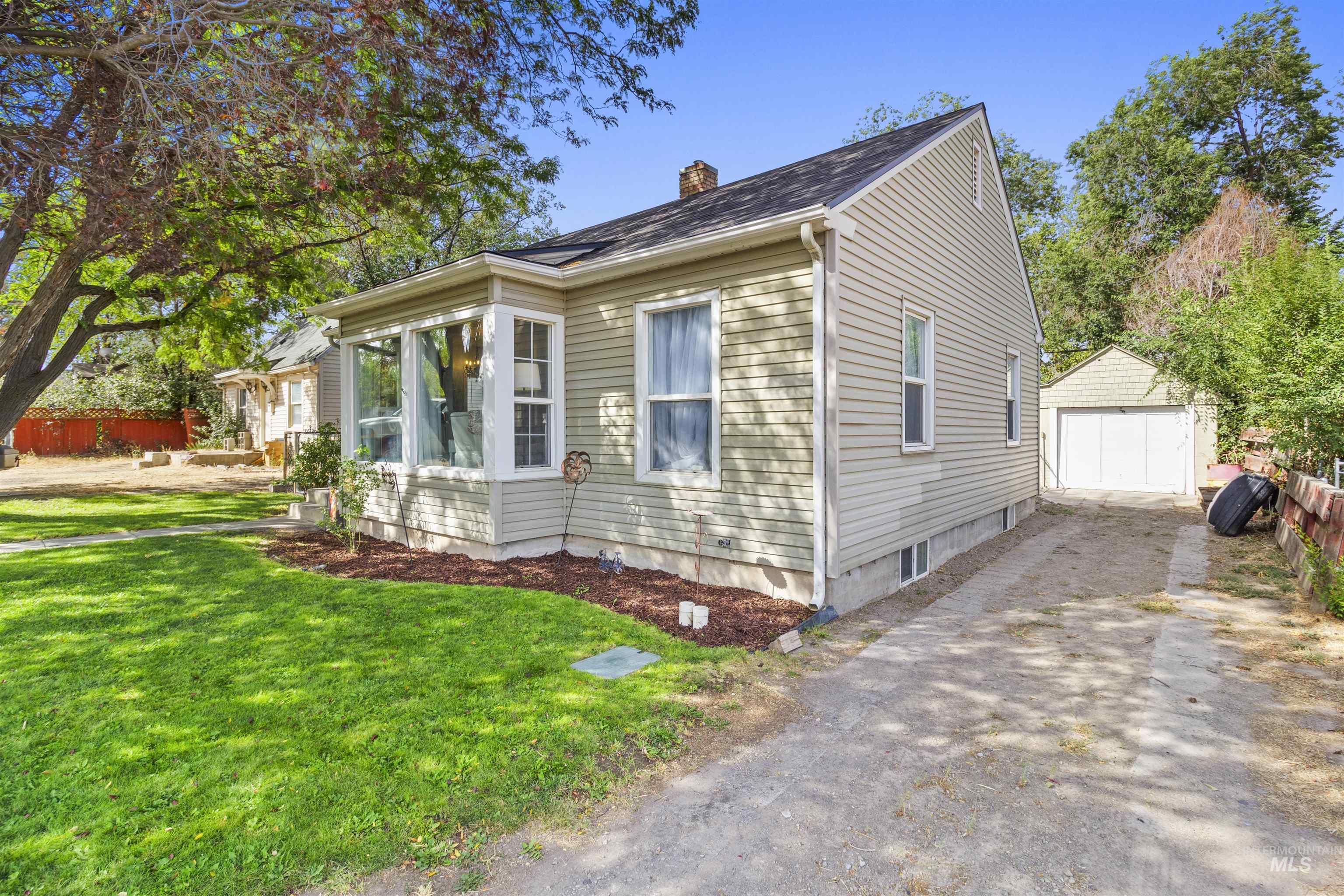 227 Jefferson Street Property Photo 3