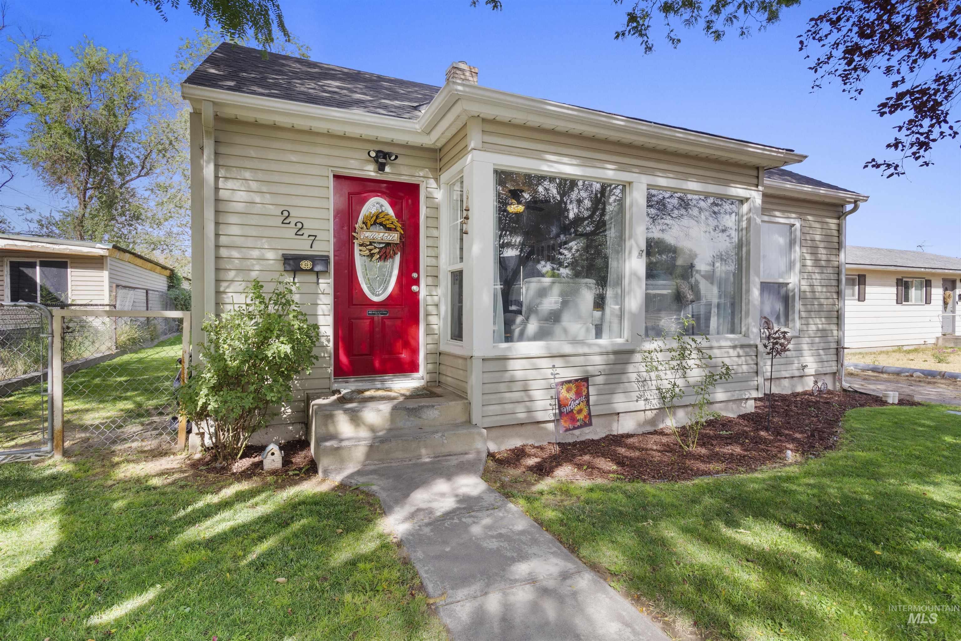 227 Jefferson Street Property Photo 4