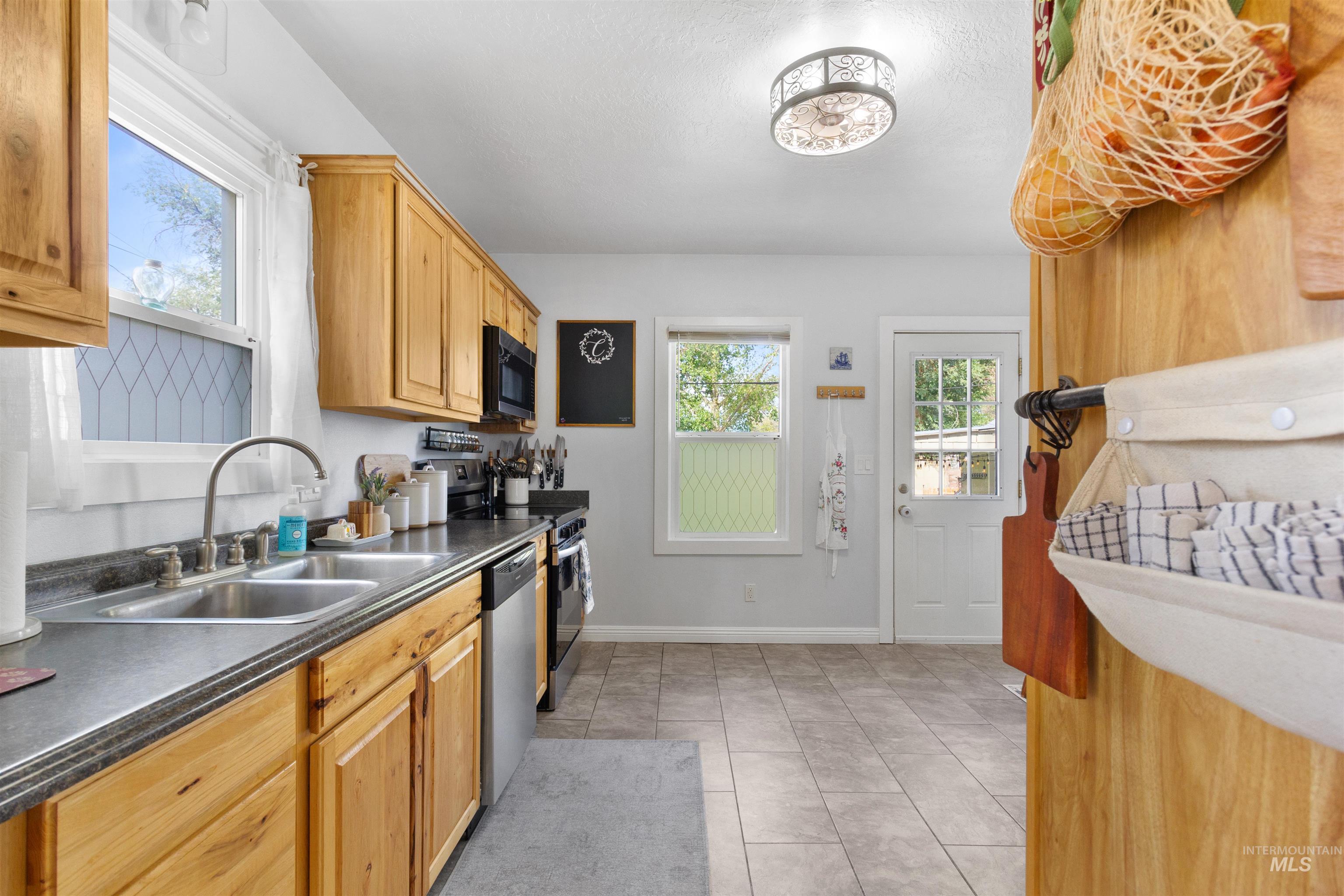 227 Jefferson Street Property Photo 15