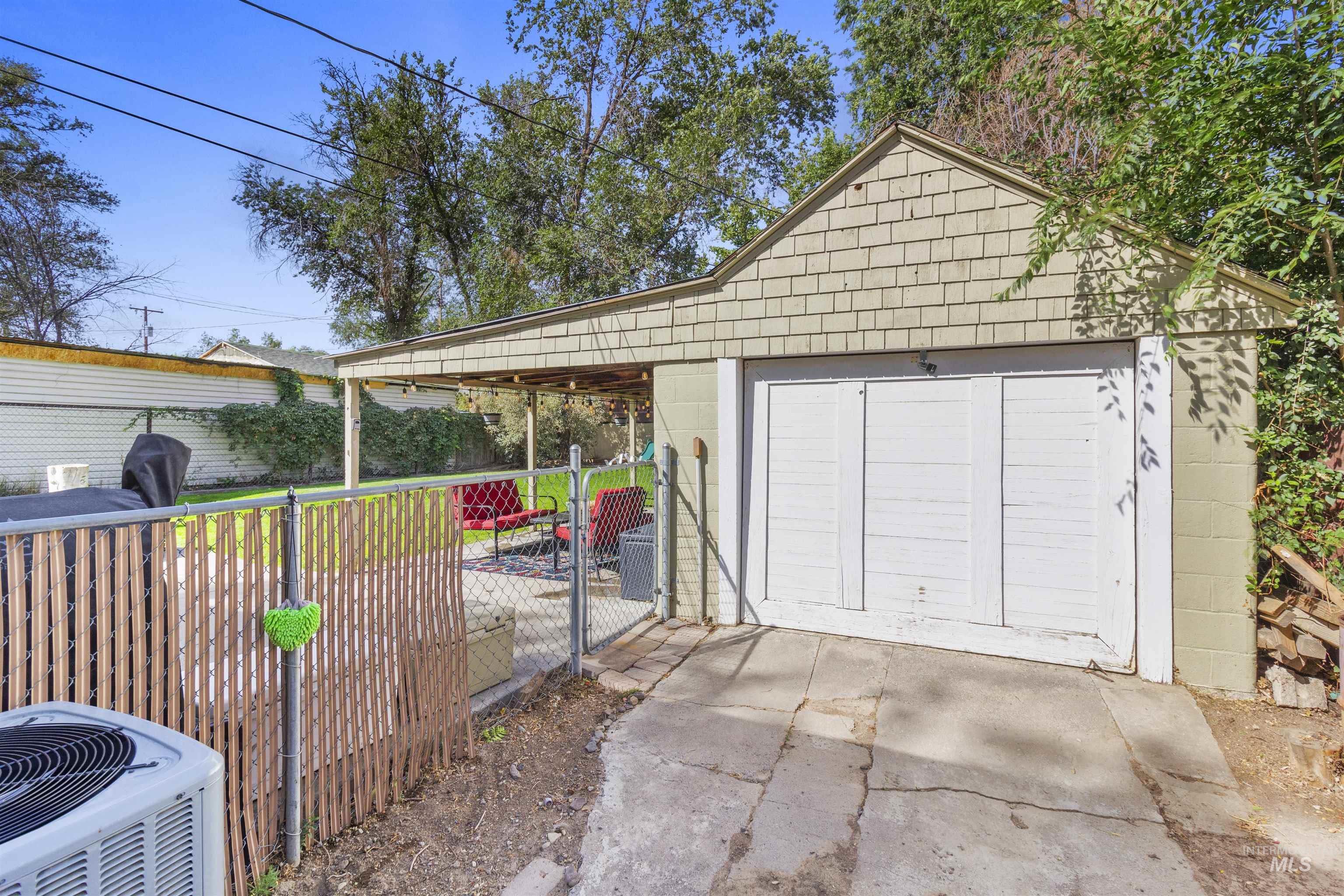 227 Jefferson Street Property Photo 40
