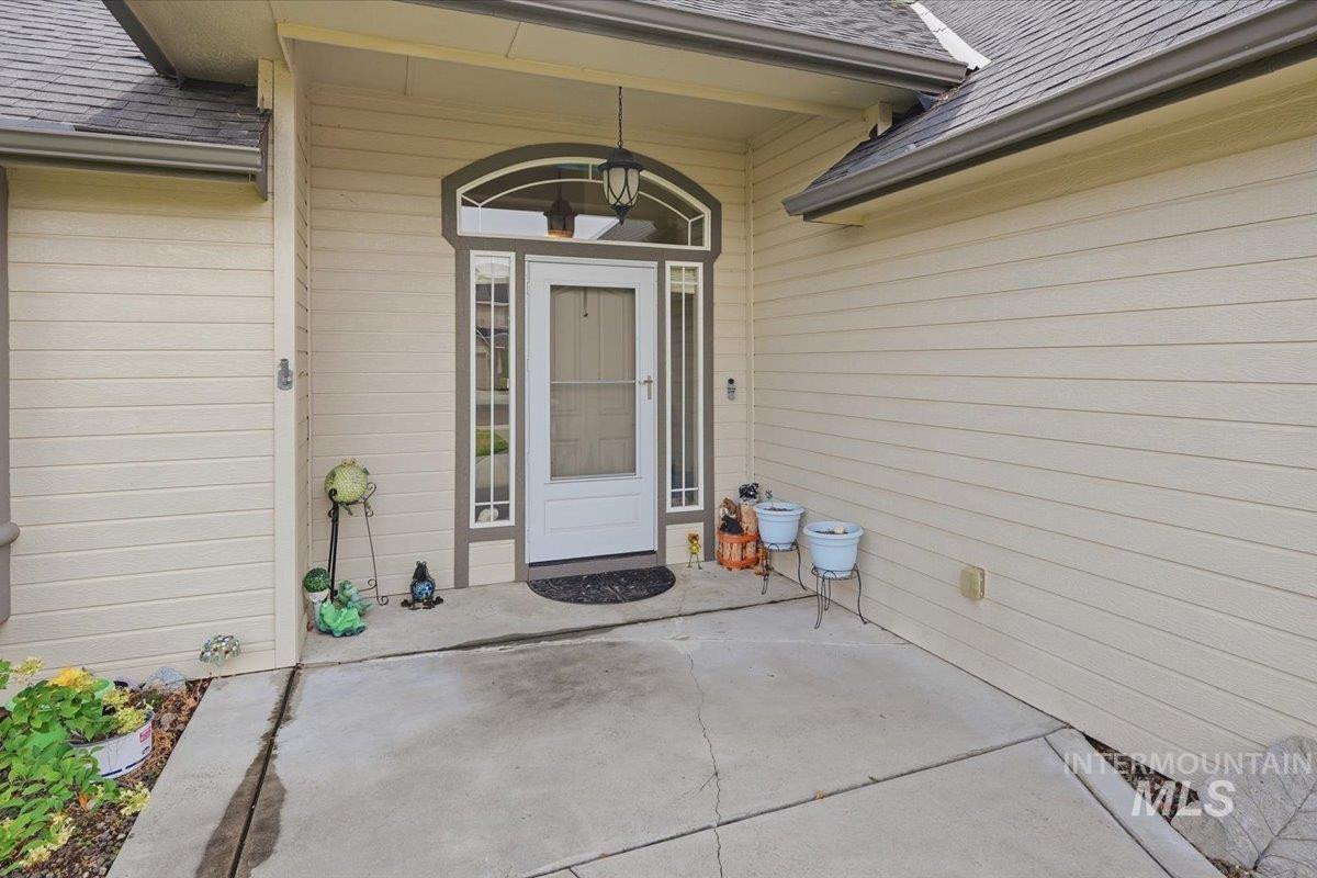 1907 W Summerwind Property Photo 2