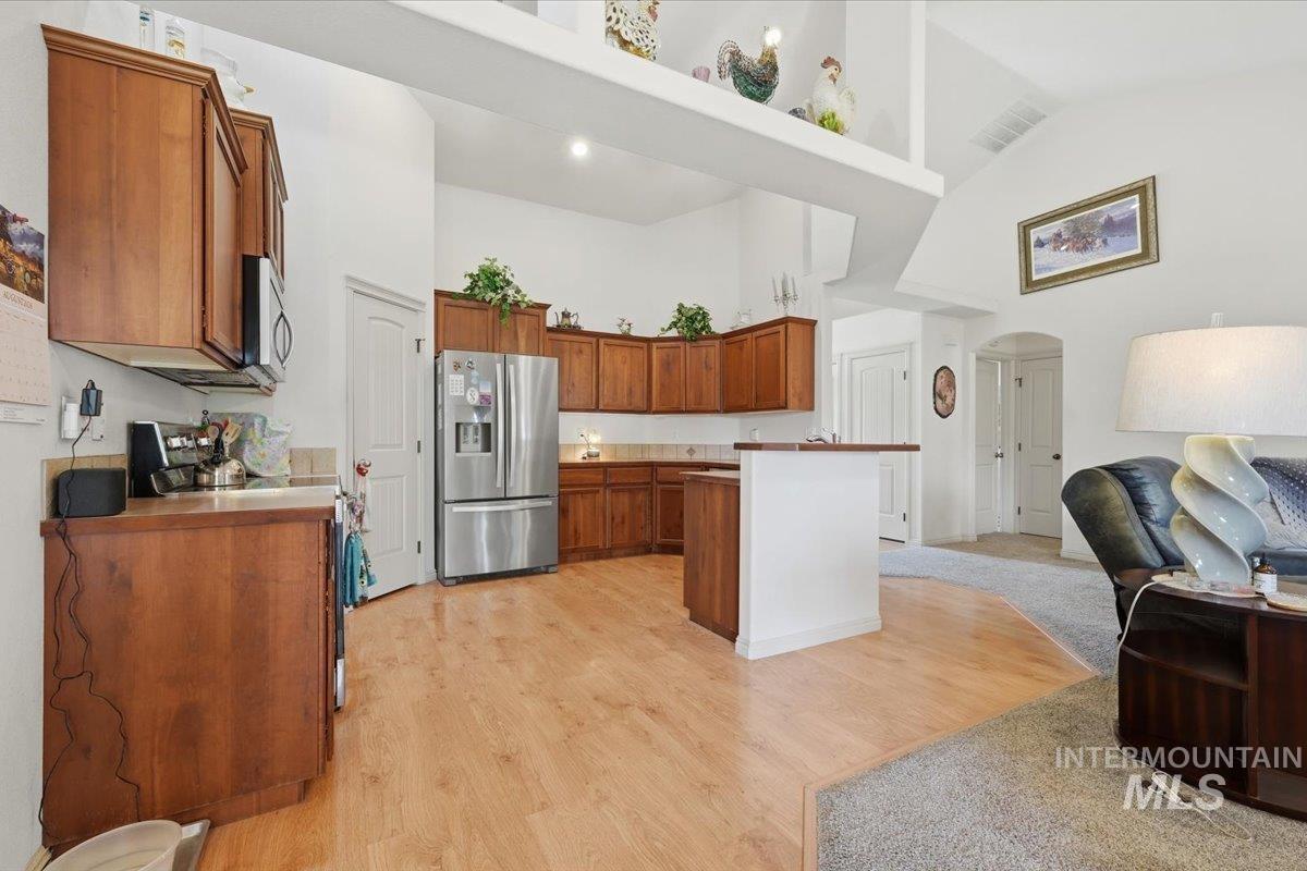 1907 W Summerwind Property Photo 9