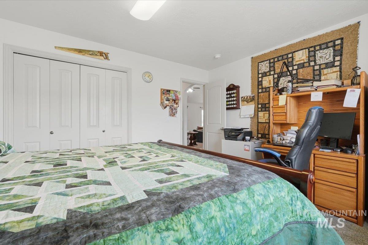 1907 W Summerwind Property Photo 19