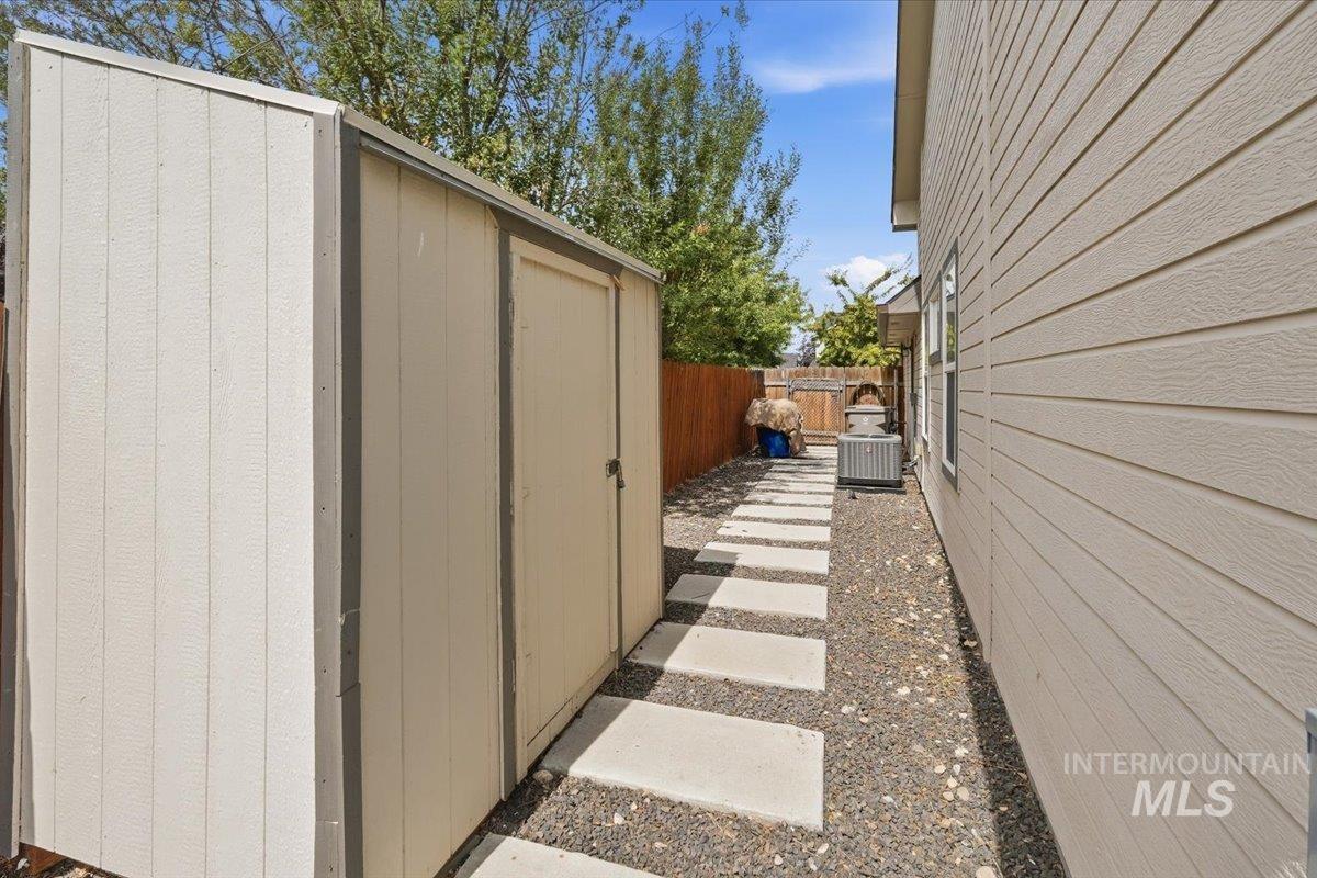 1907 W Summerwind Property Photo 30