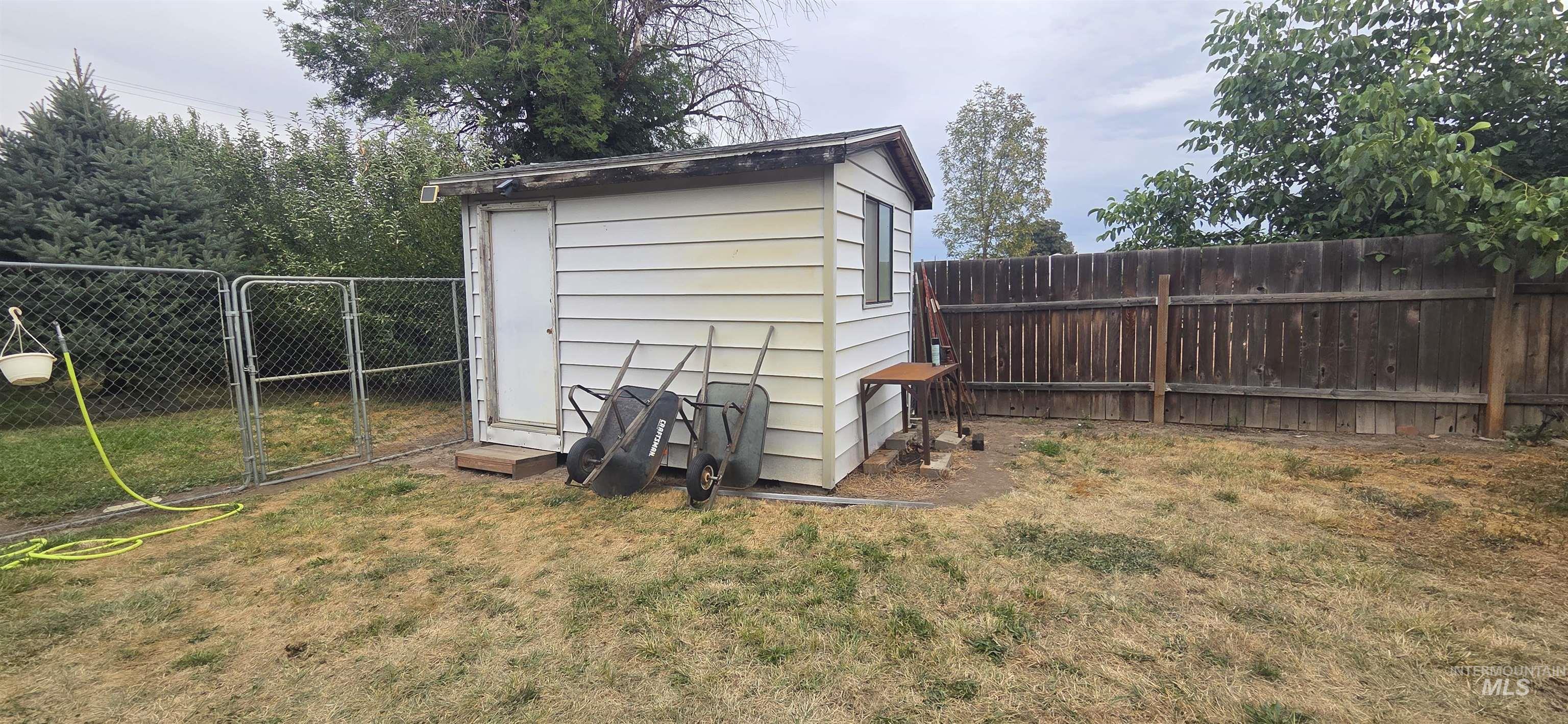 728 Bryden Property Photo 13