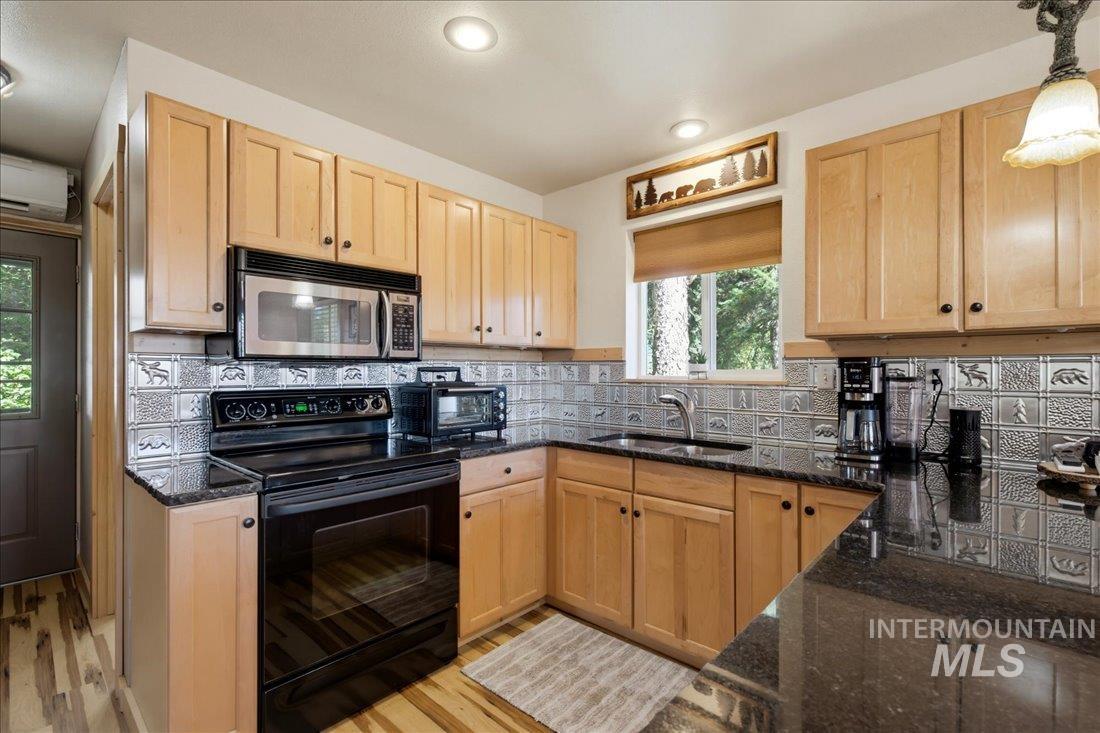 2445 Maverick Property Photo 7