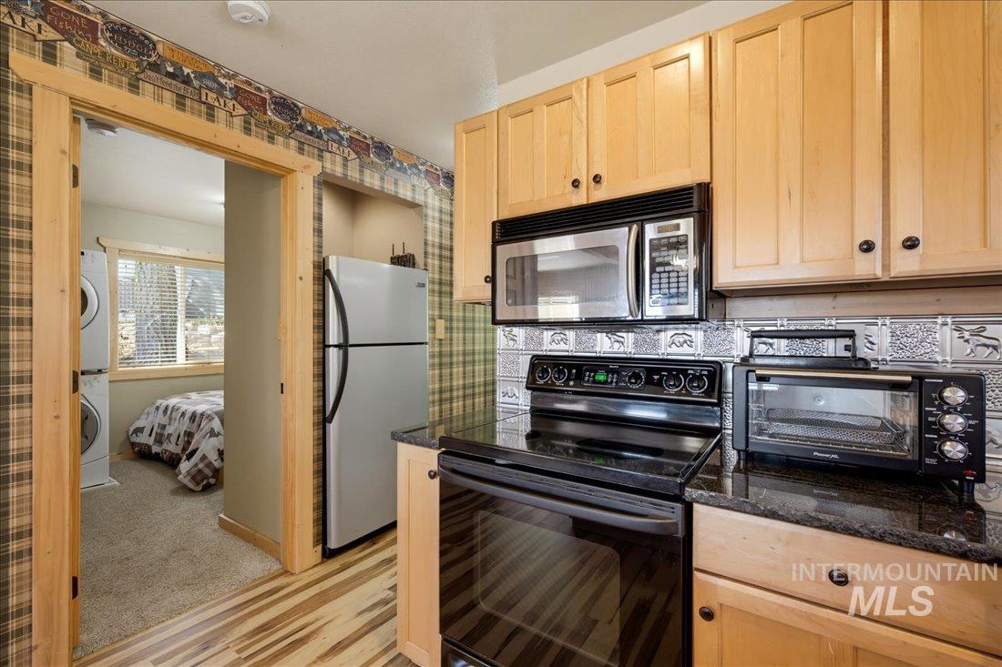 2445 Maverick Property Photo 8
