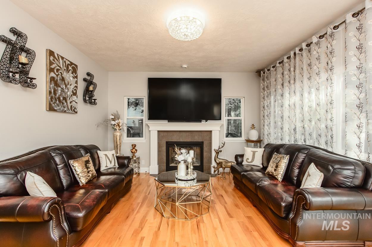 5674 N Heathrow Way Property Photo 7