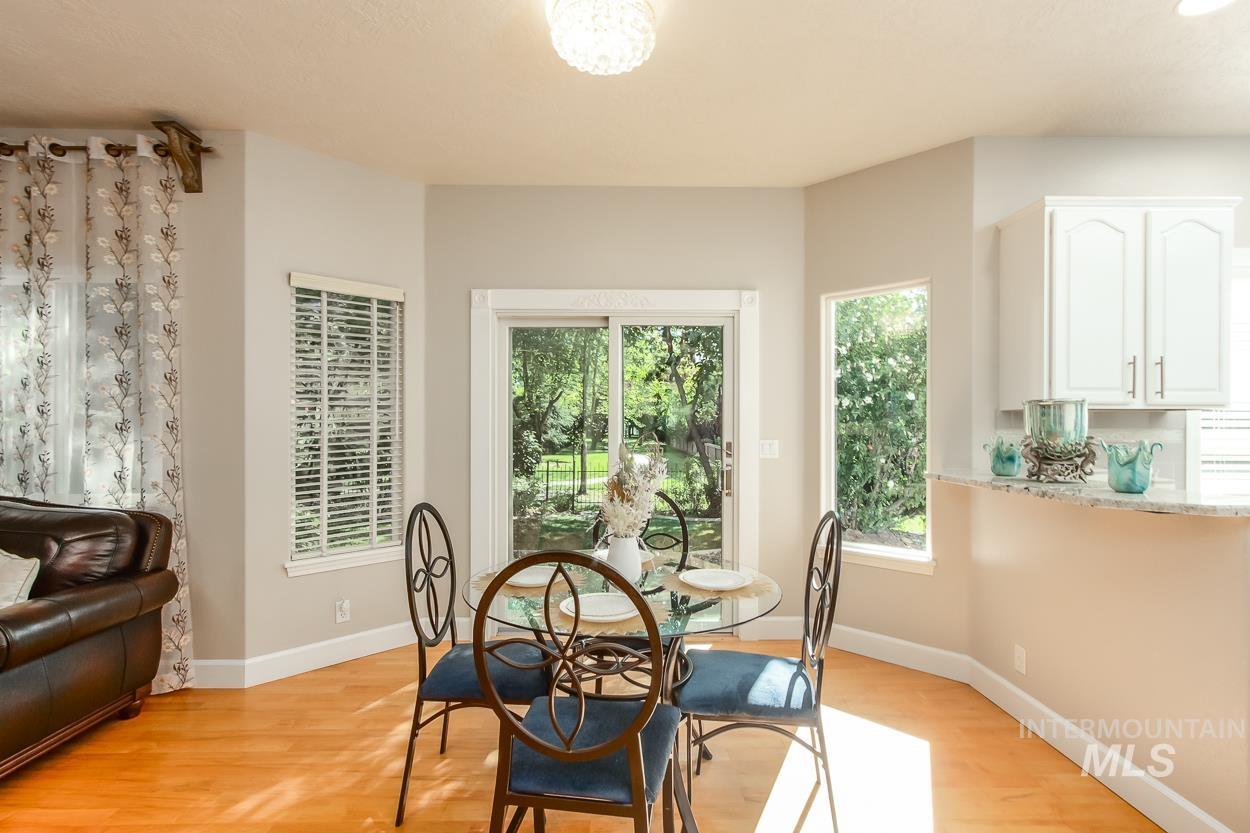 5674 N Heathrow Way Property Photo 8