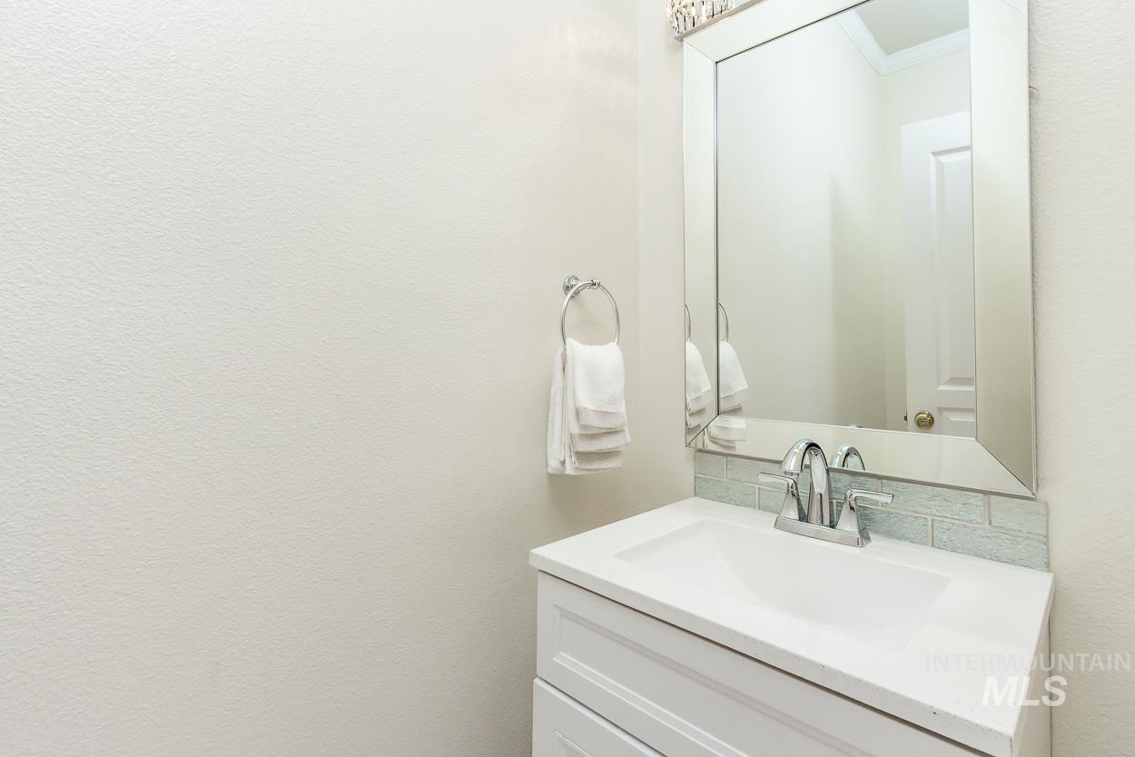 5674 N Heathrow Way Property Photo 12