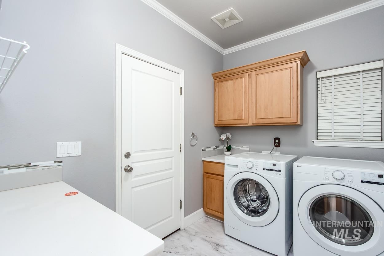 5674 N Heathrow Way Property Photo 13