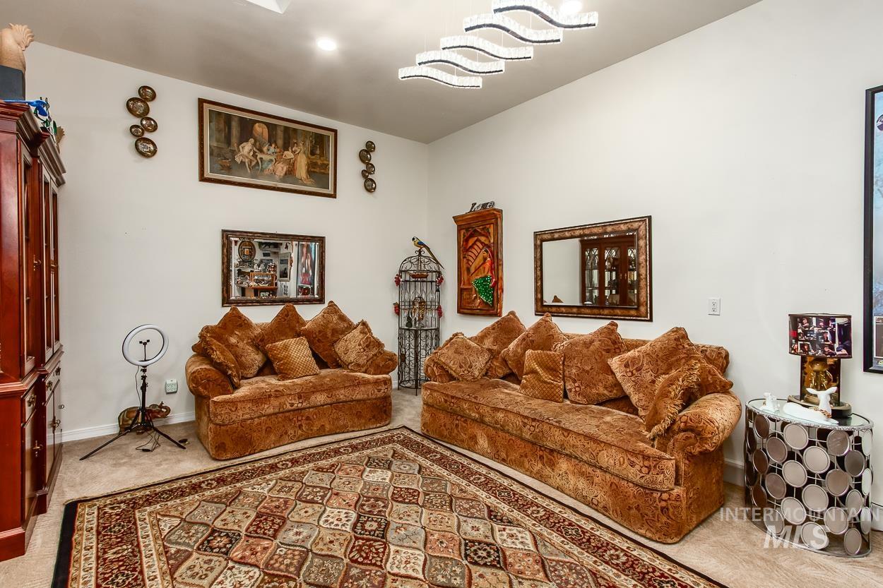 5674 N Heathrow Way Property Photo 15