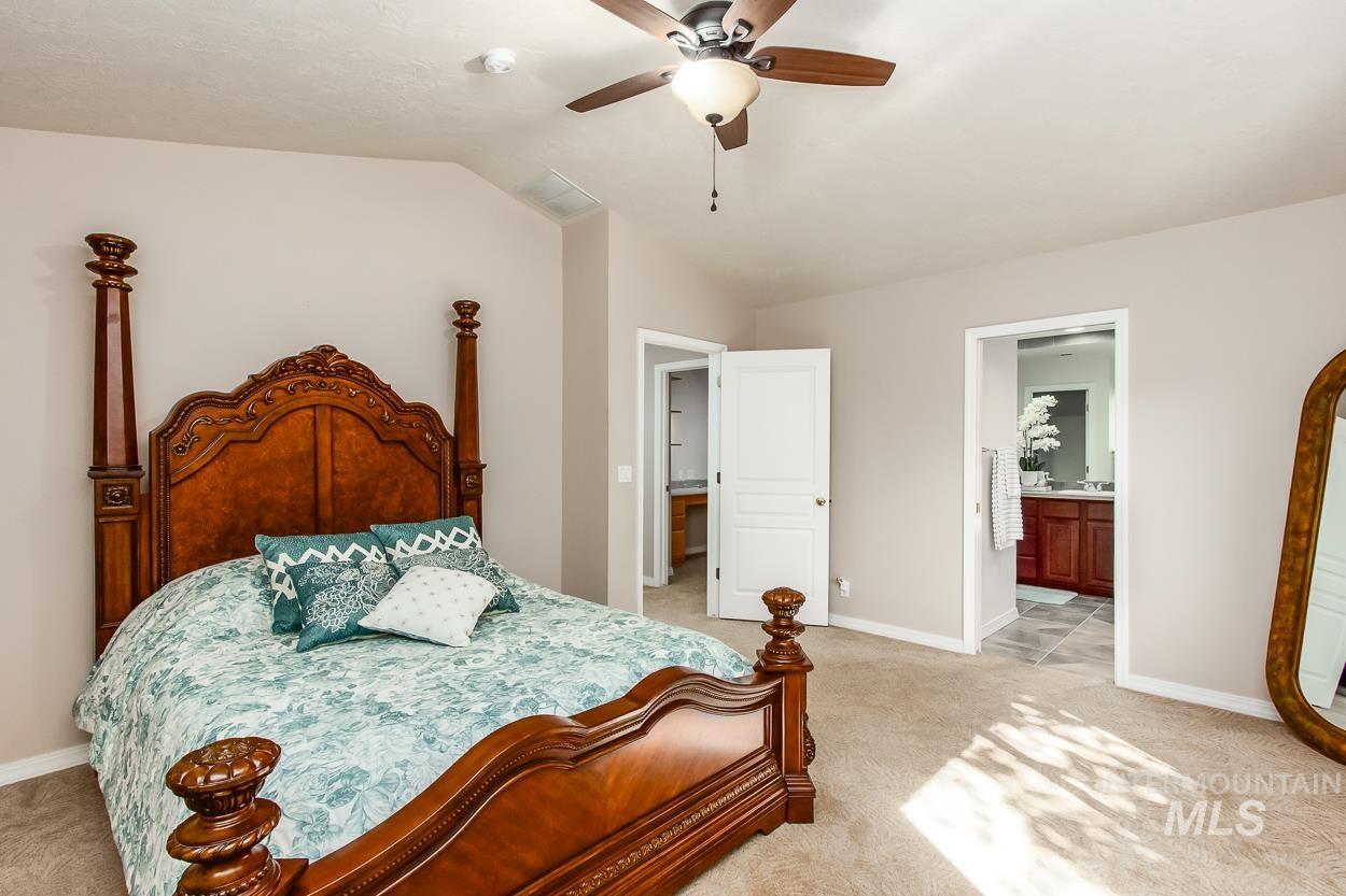 5674 N Heathrow Way Property Photo 26