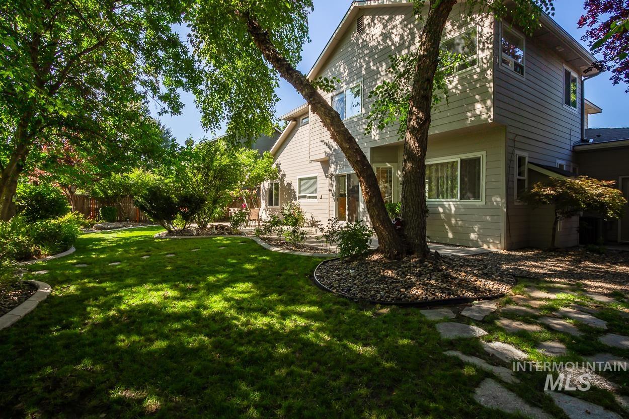 5674 N Heathrow Way Property Photo 33