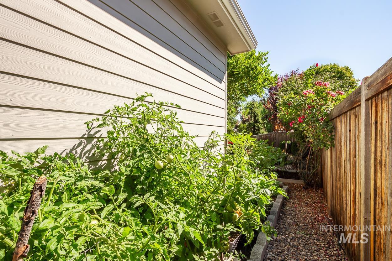 5674 N Heathrow Way Property Photo 39