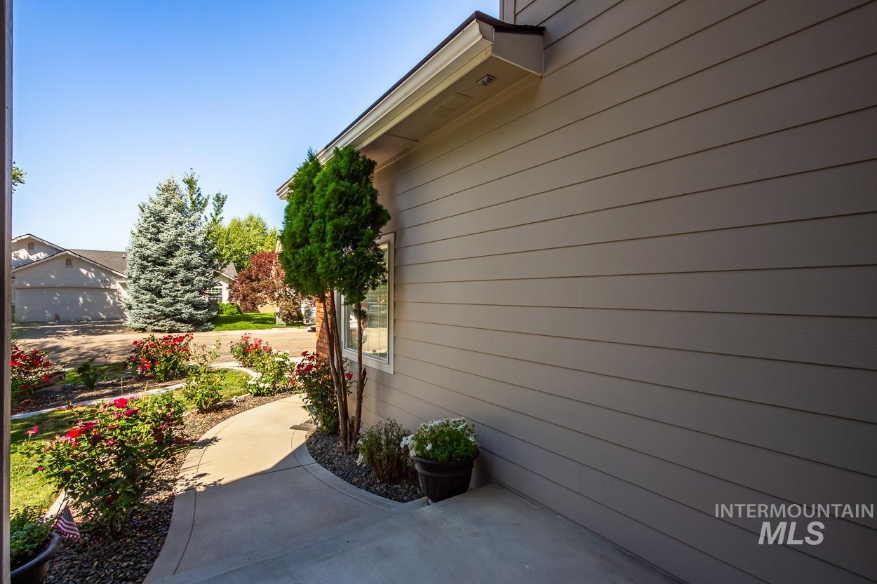 5674 N Heathrow Way Property Photo 40