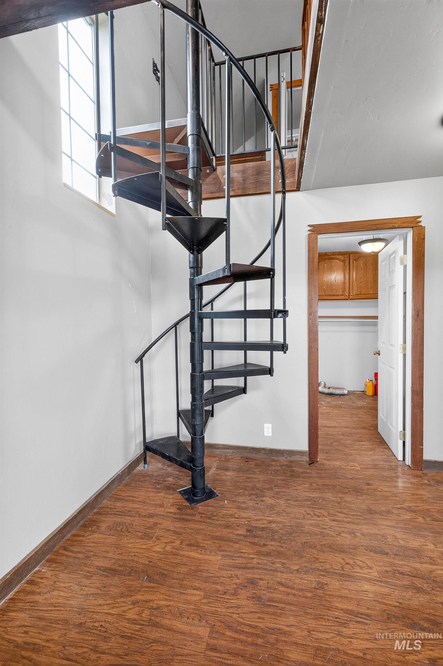 98999480 Property Photo 14