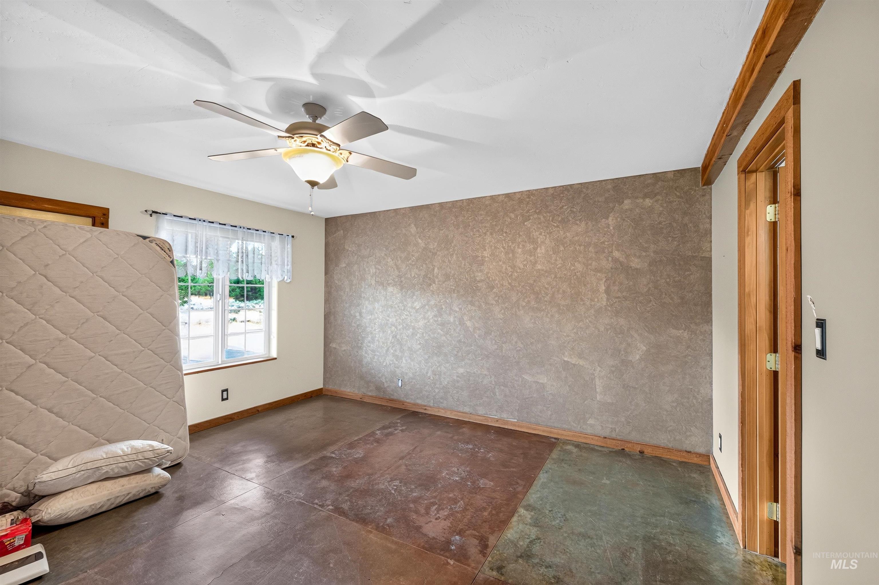 98999480 Property Photo 27