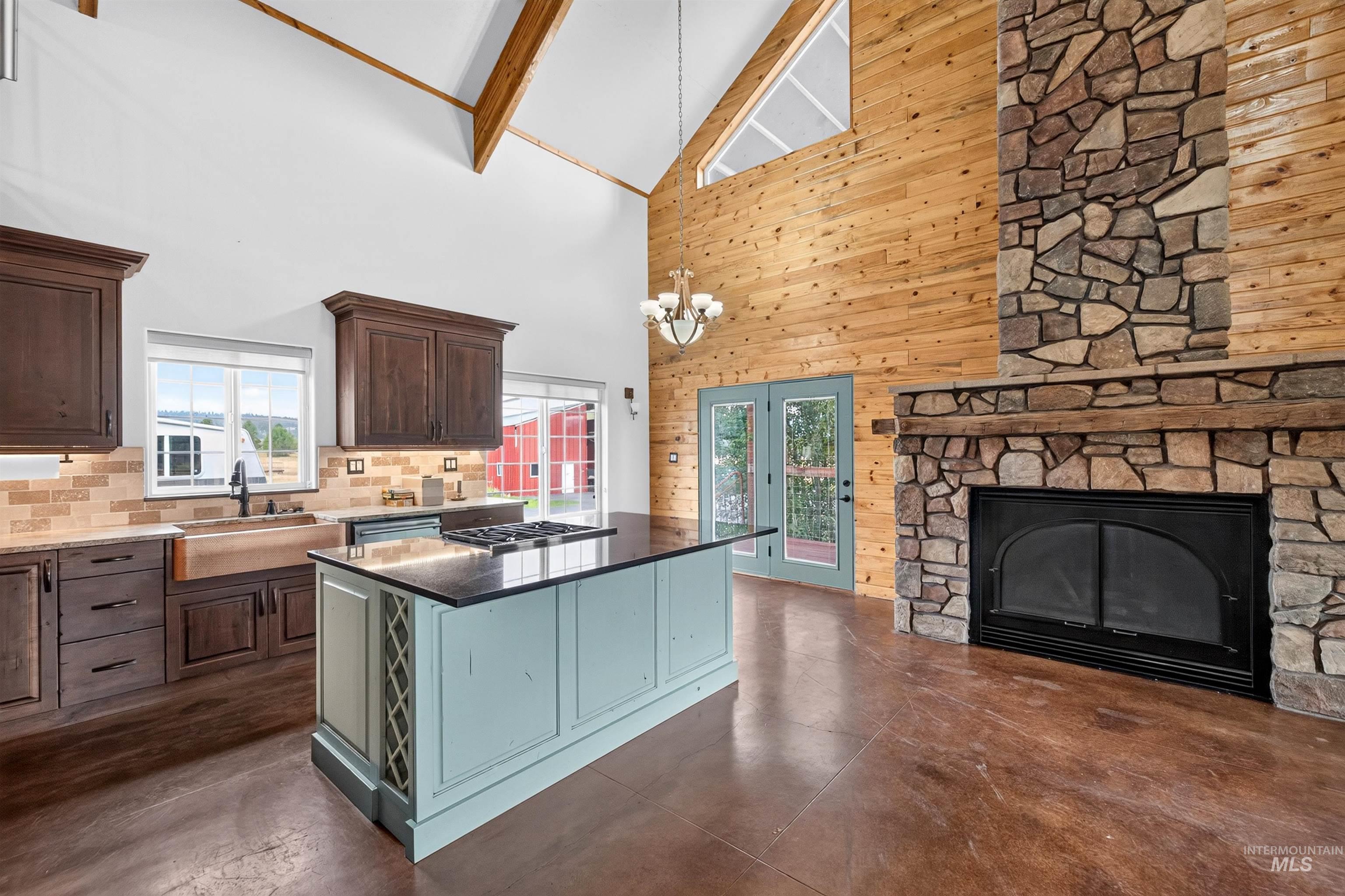 98999480 Property Photo 32