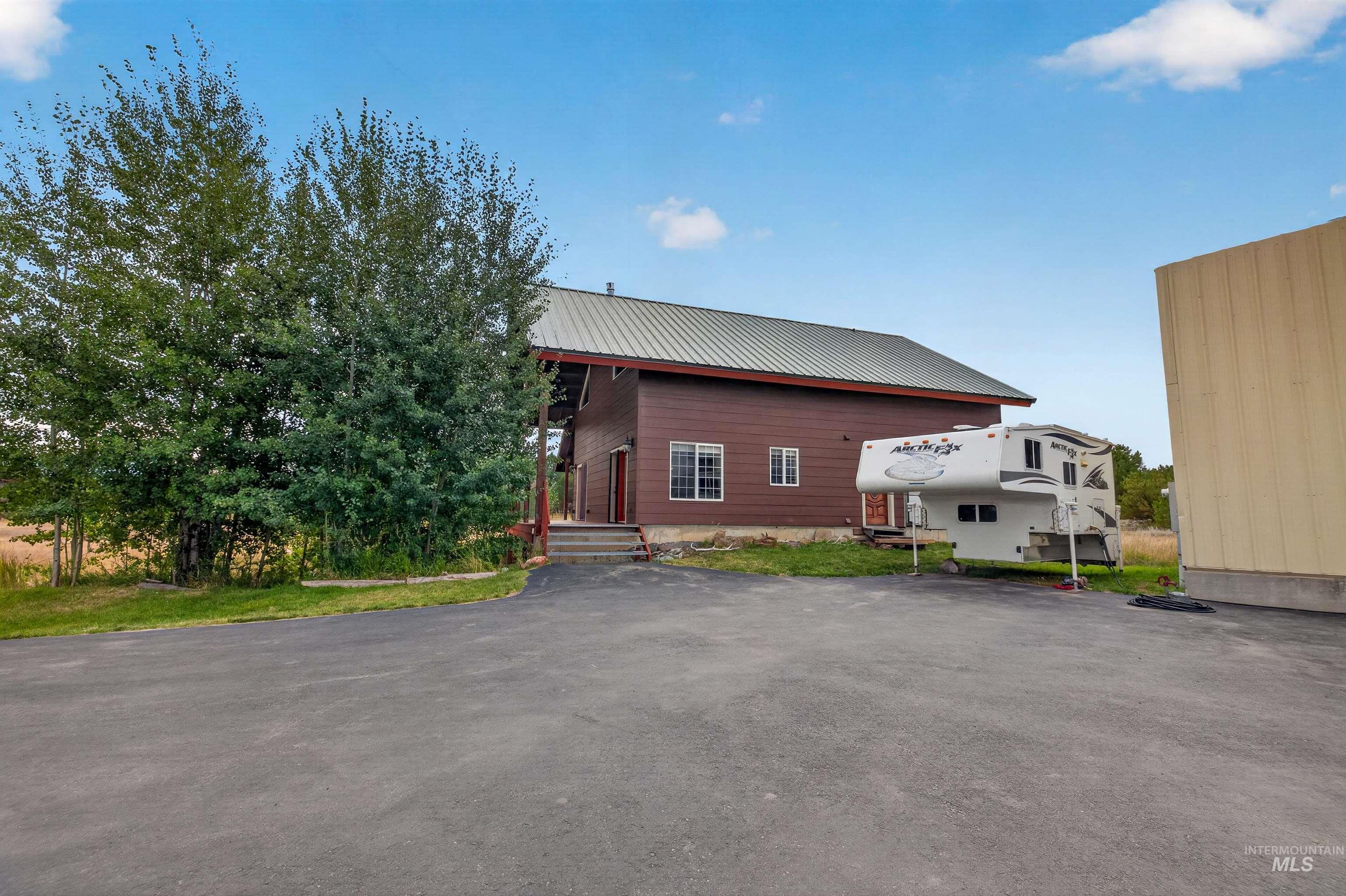 98999480 Property Photo 35