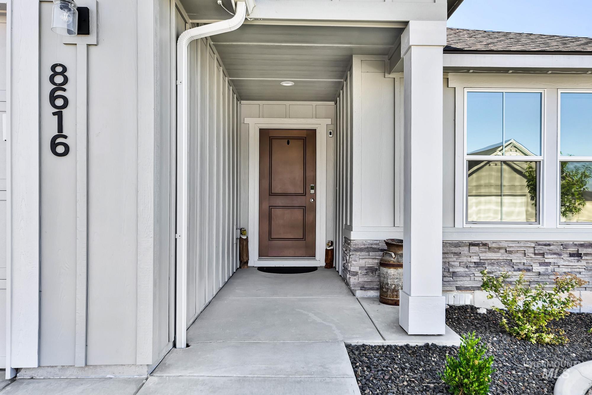 8616 S Tyrion Way Property Photo 2