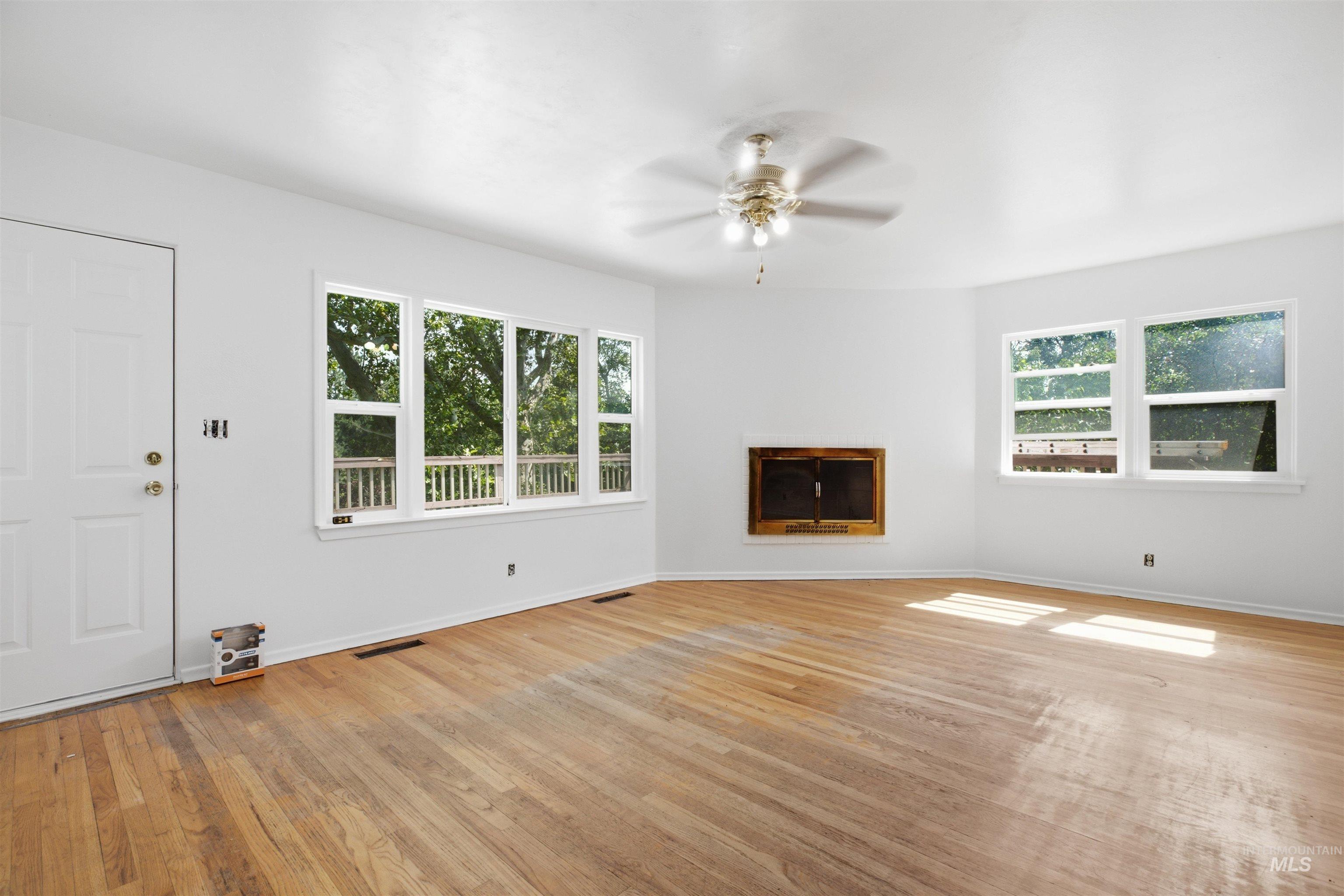 2123 Schaefer Property Photo 6
