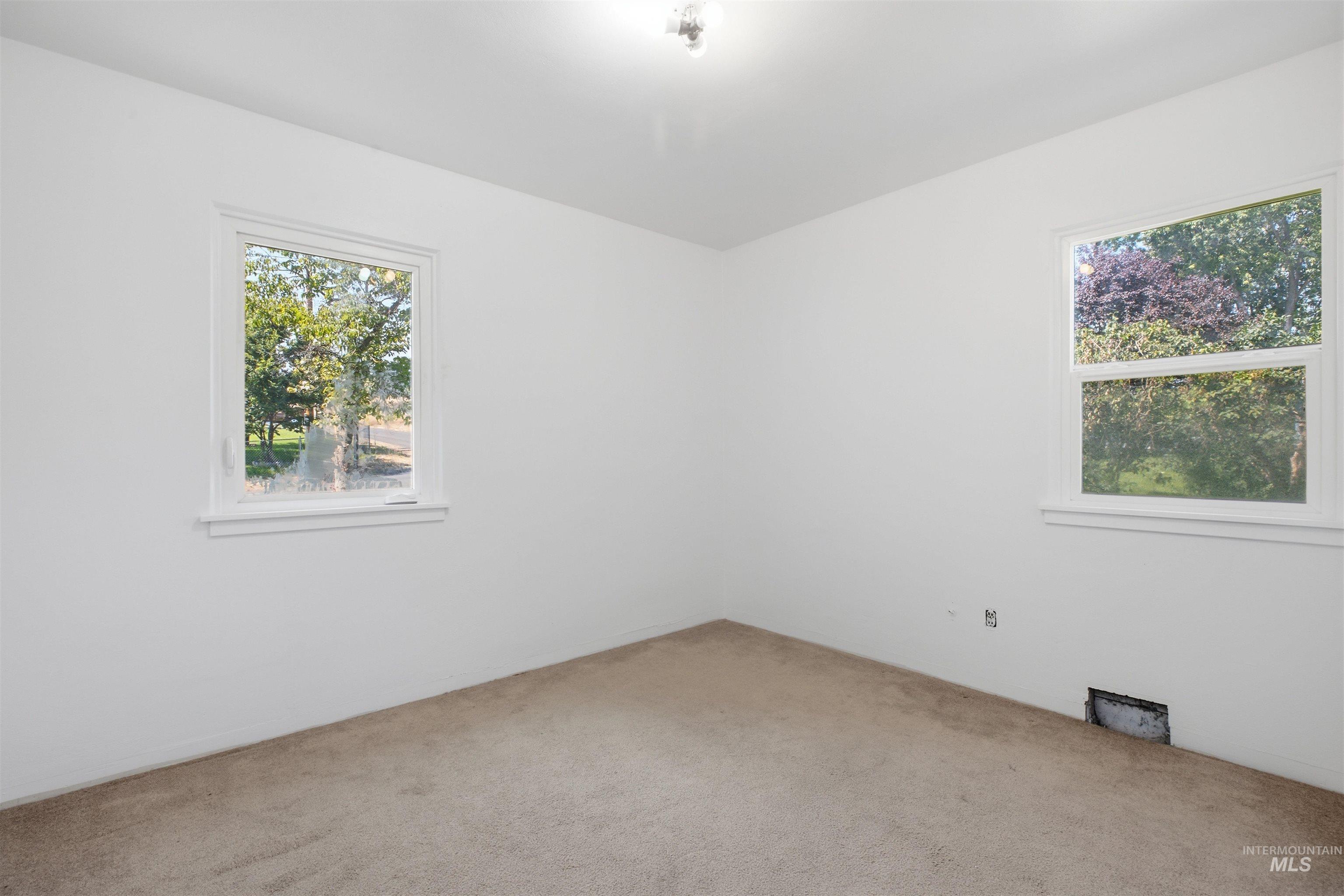 2123 Schaefer Property Photo 8