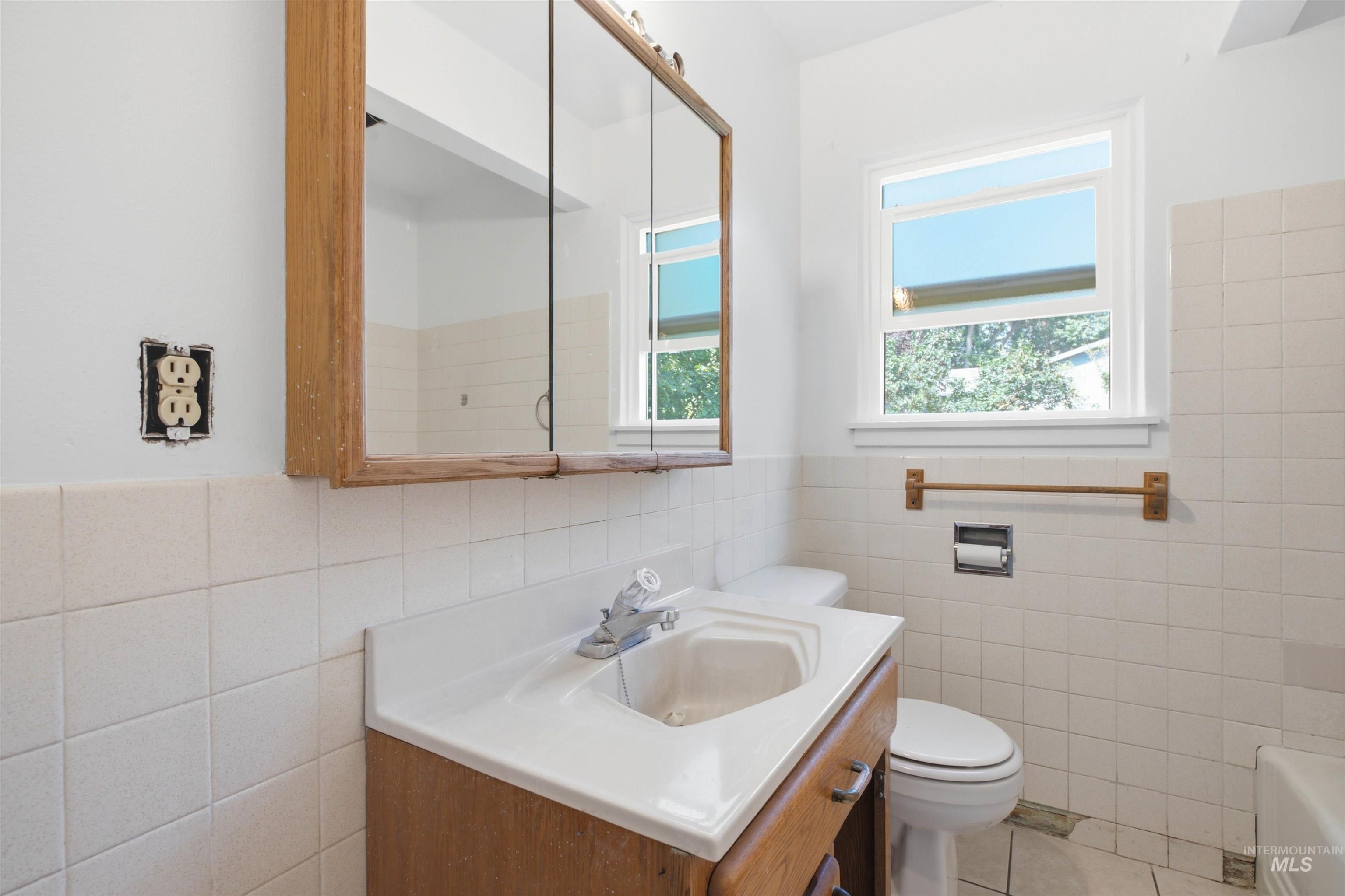 2123 Schaefer Property Photo 9