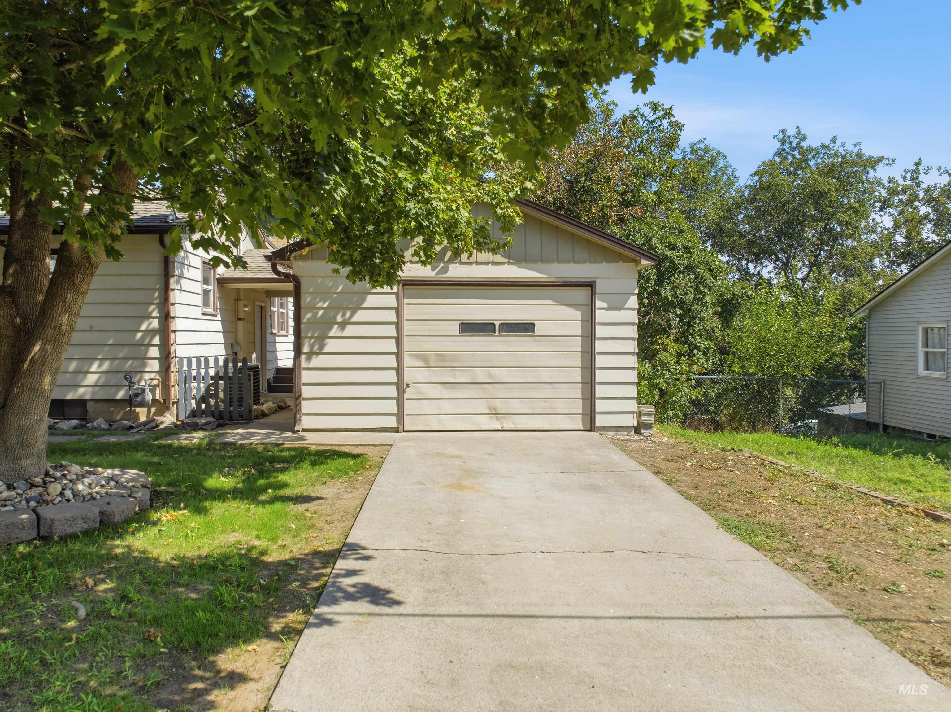 2123 Schaefer Property Photo 22