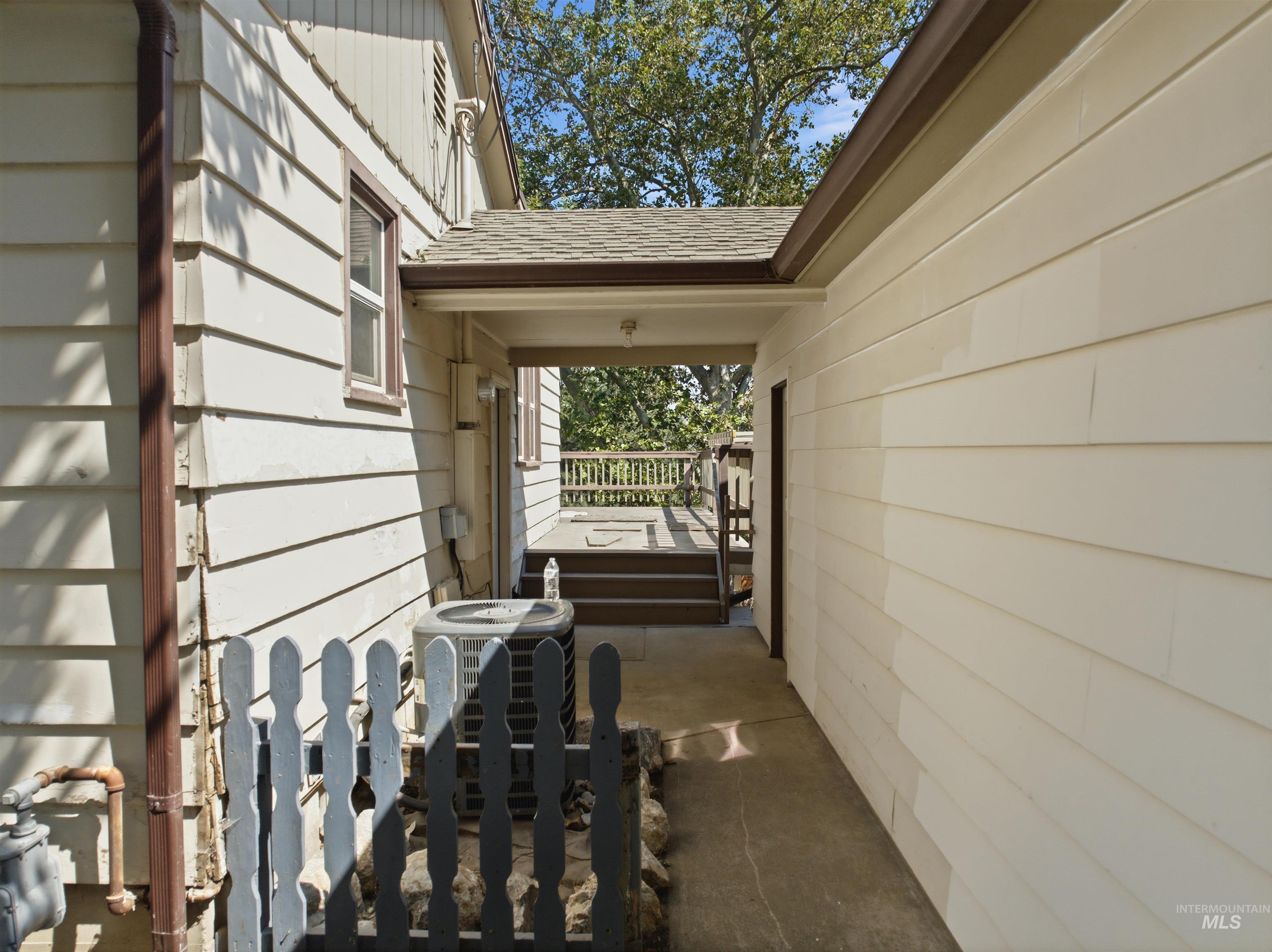 2123 Schaefer Property Photo 24