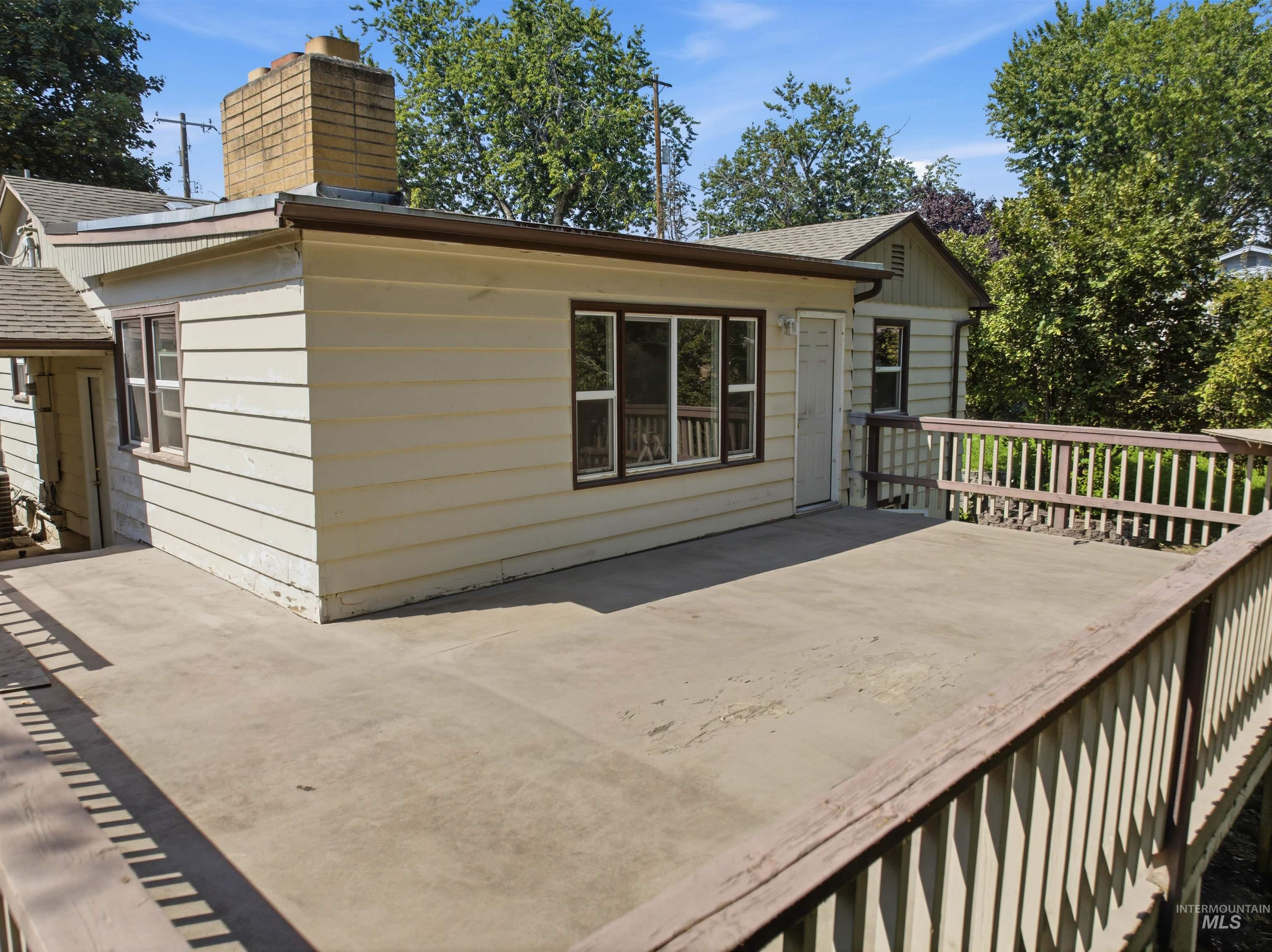 2123 Schaefer Property Photo 26