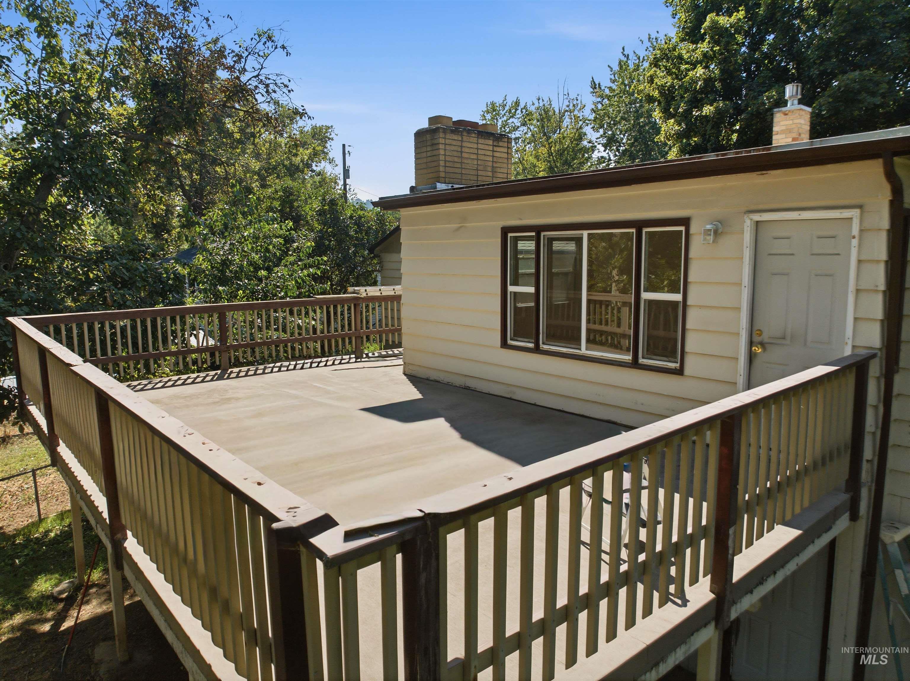 2123 Schaefer Property Photo 27