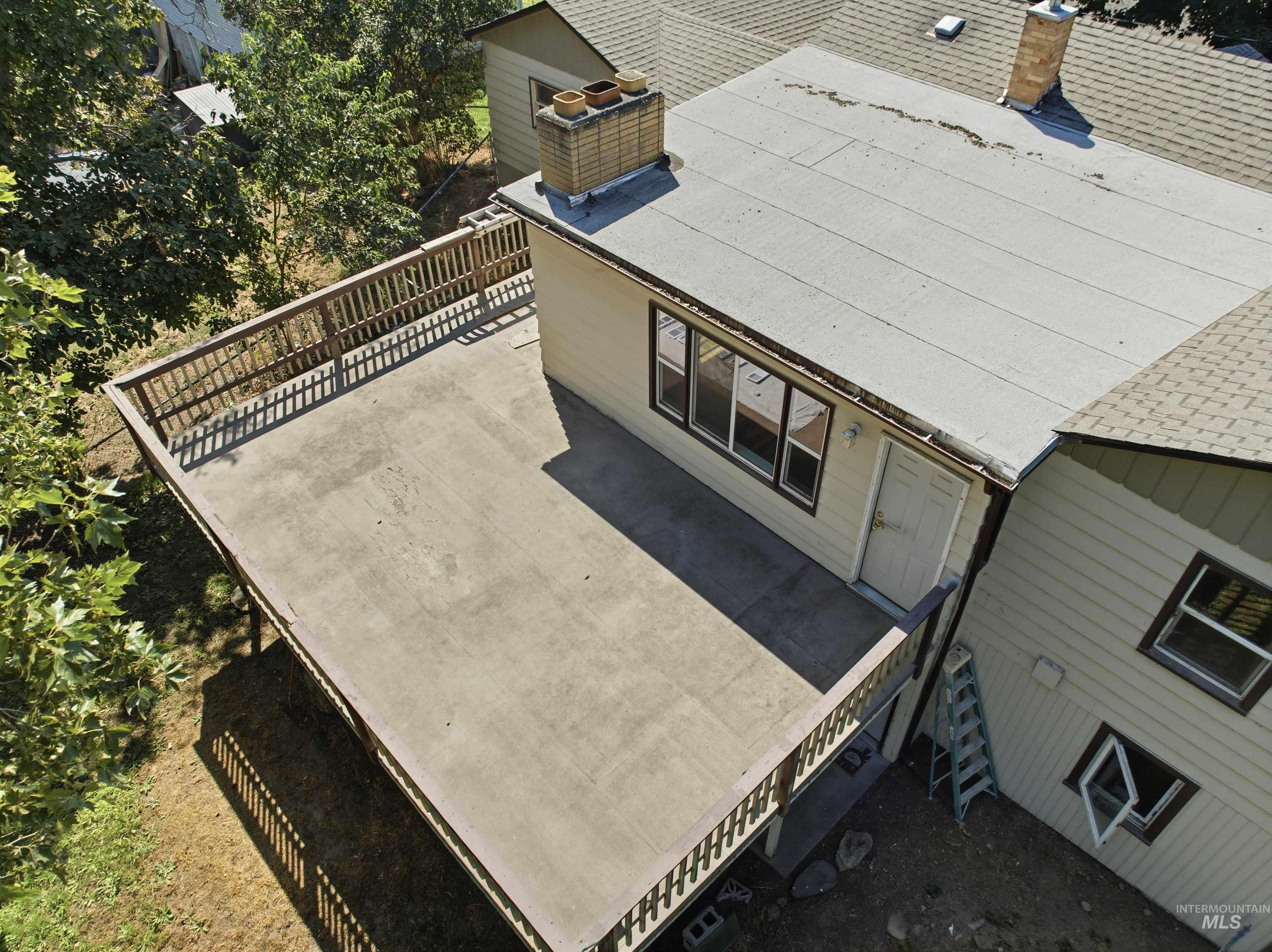 2123 Schaefer Property Photo 28