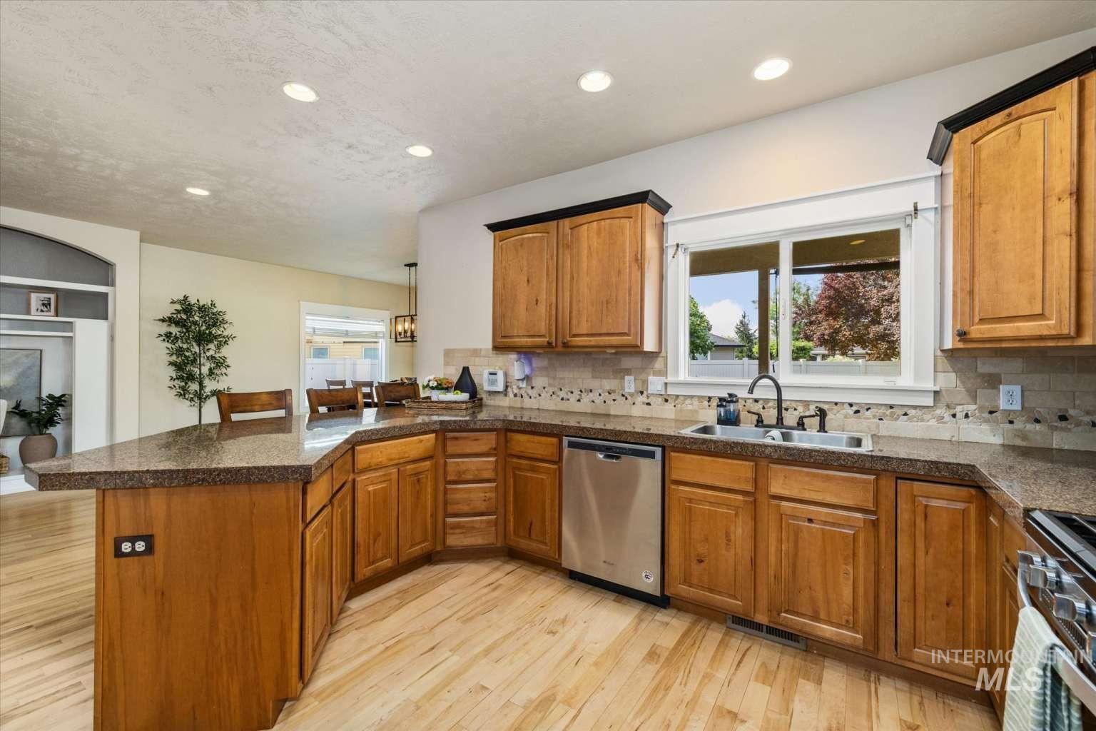 853 W Mountain Ash Loop Property Photo 14