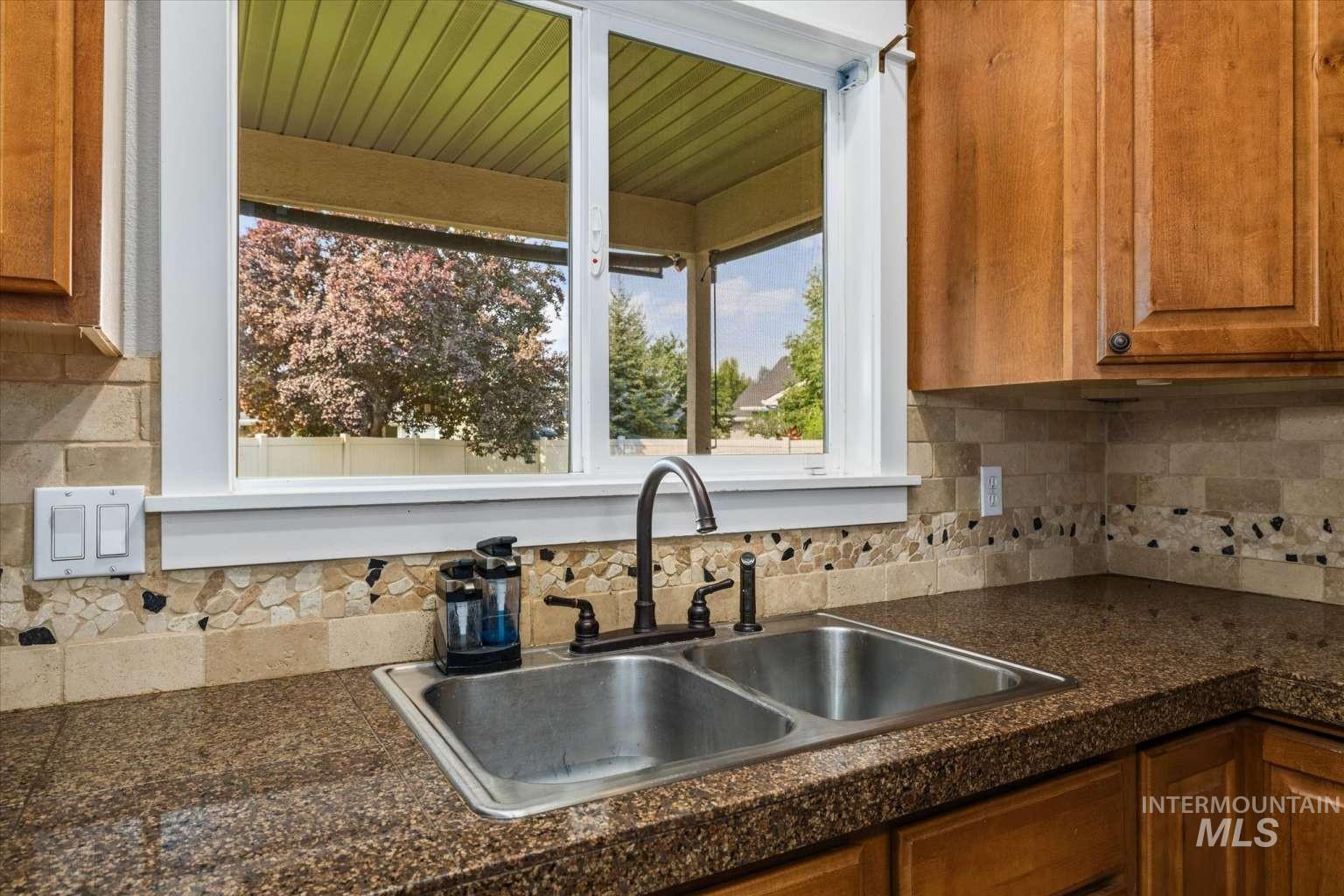 853 W Mountain Ash Loop Property Photo 17