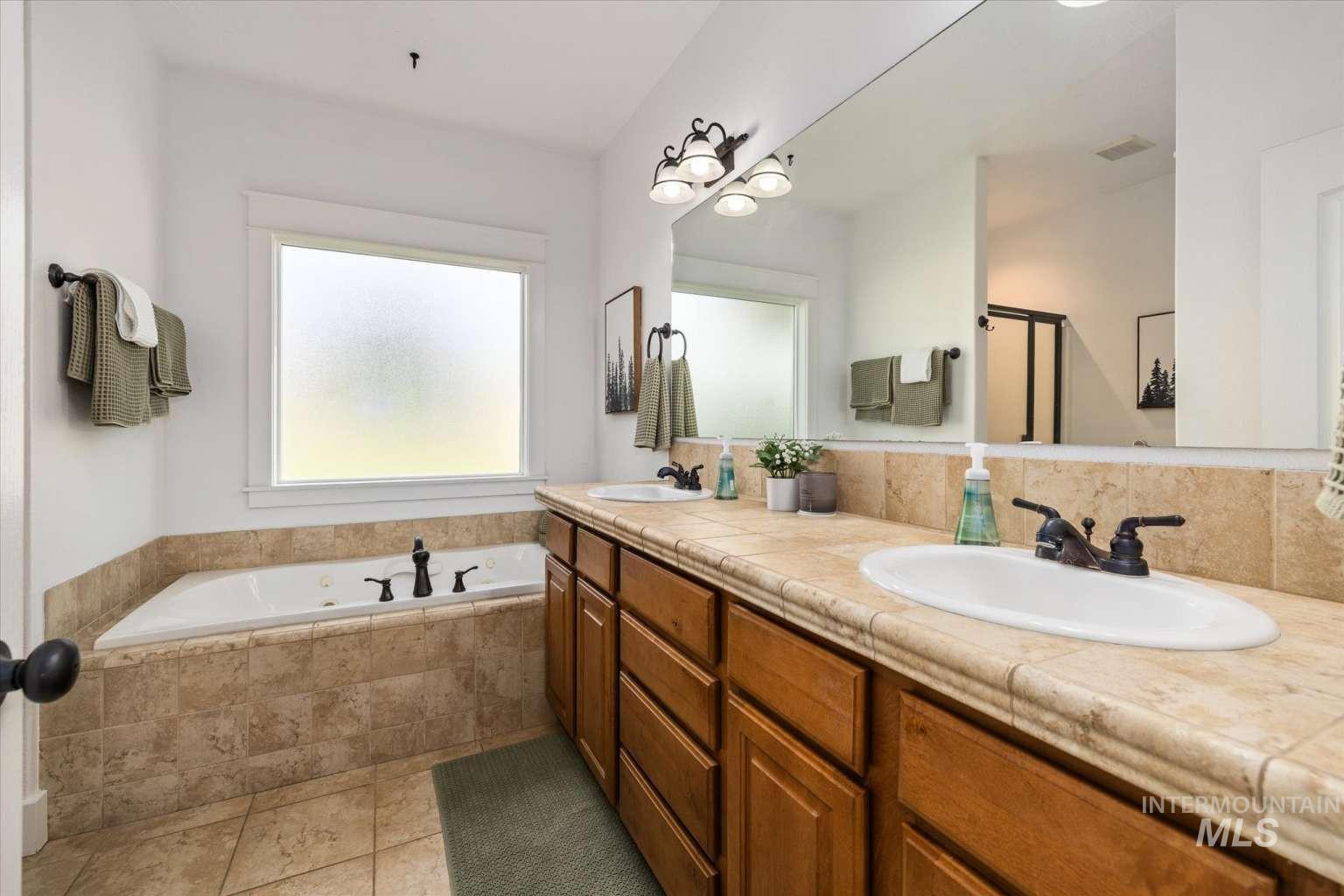 853 W Mountain Ash Loop Property Photo 20