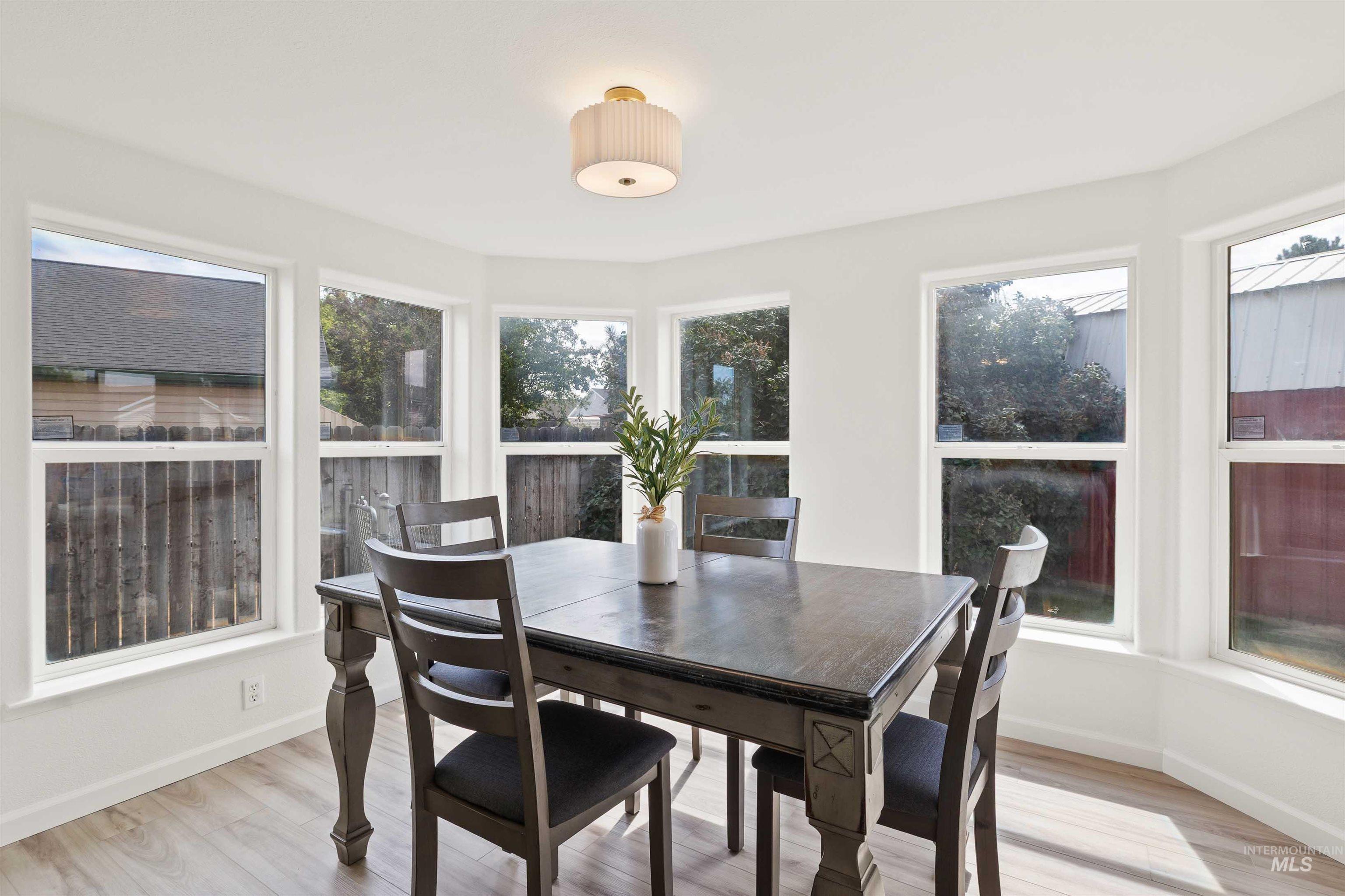 327 W Avenue I Property Photo 15