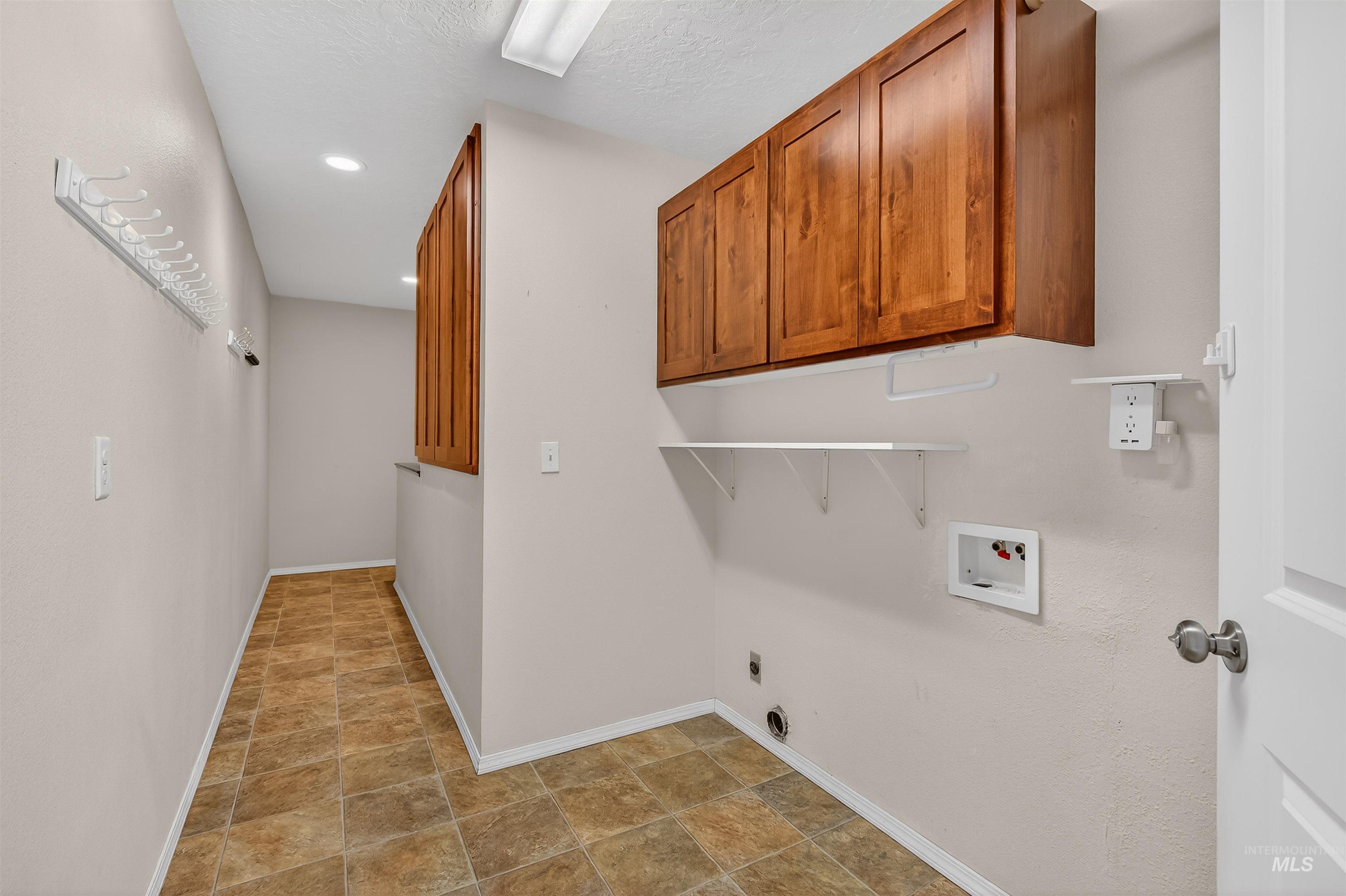 2746 Florence Court Property Photo 29
